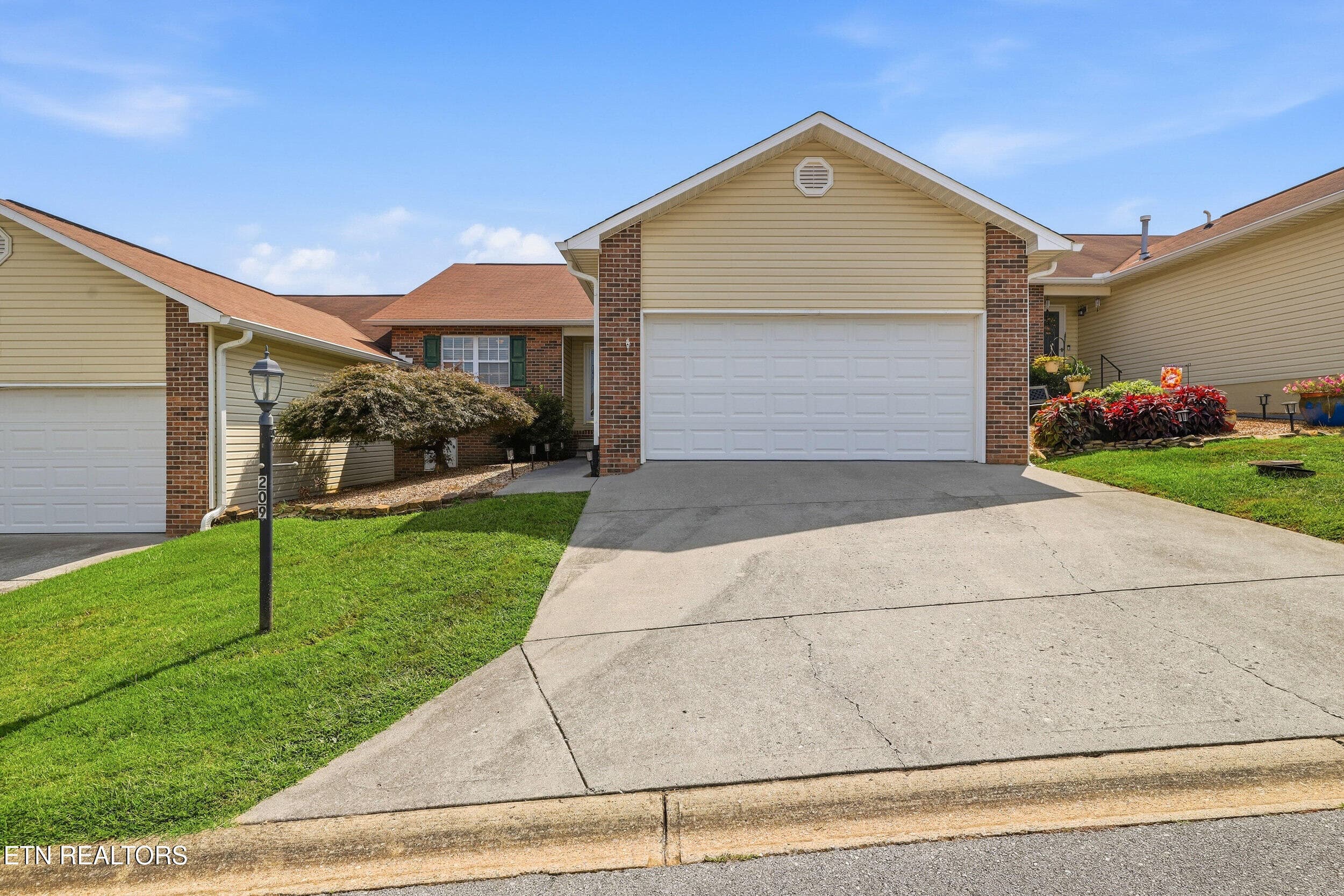 209 Executive Meadows Drive, Lenoir City, TN 37771