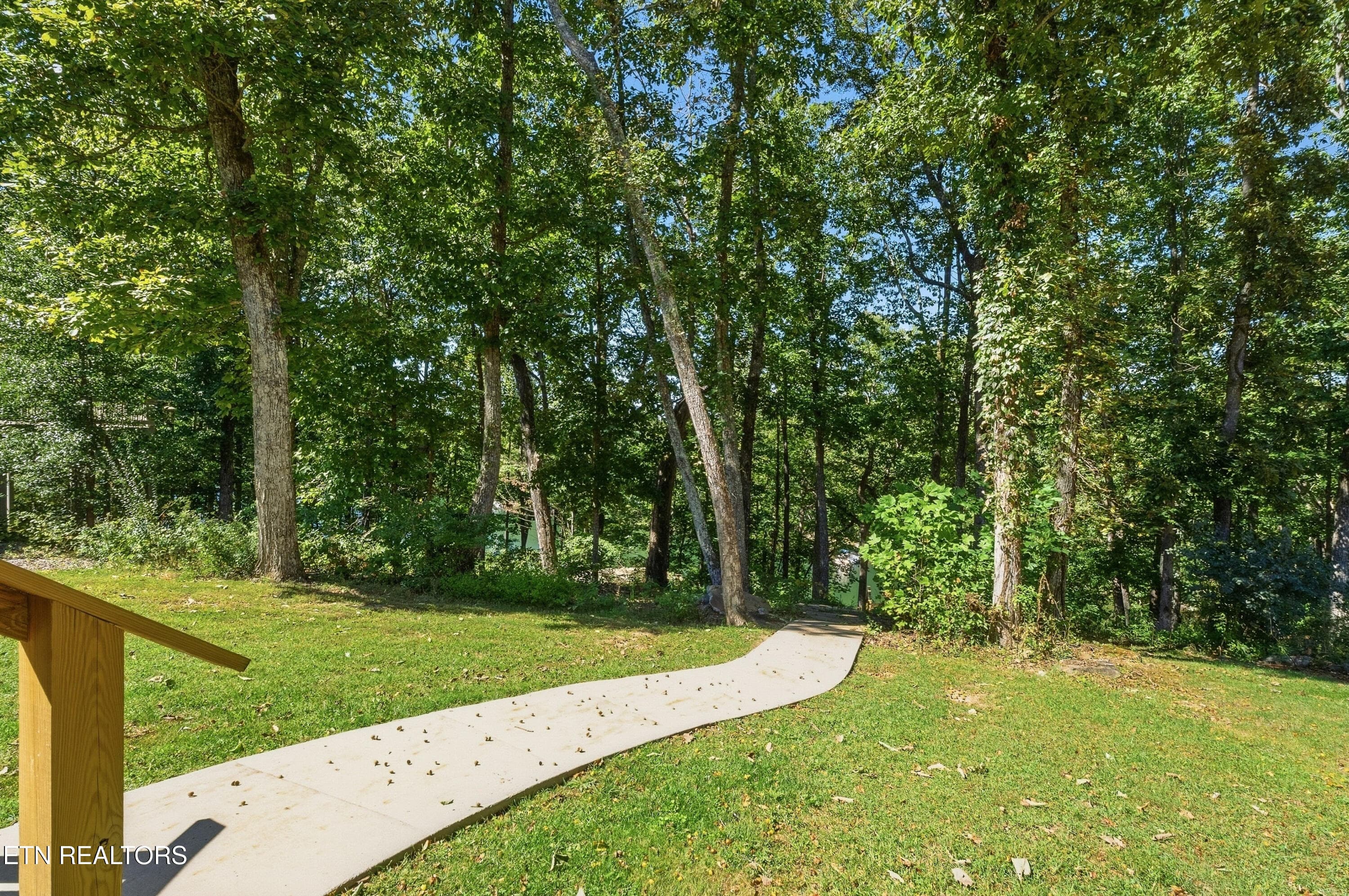 DSC01036 - 204 Lakeside Drive, Crossville, TN 38558