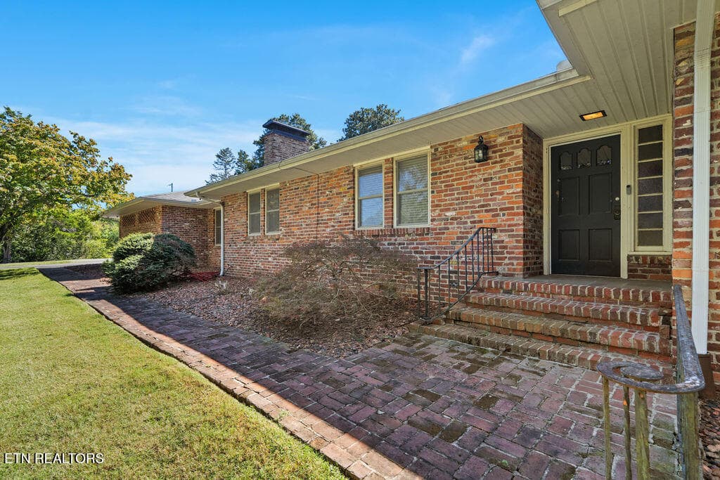 DSC01870 - 9000 Westland Drive, Knoxville, TN 37922, Knoxville