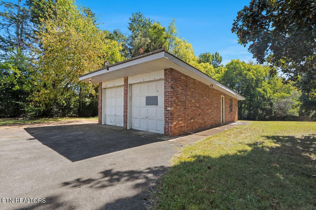 DSC01940 - 9000 Westland Drive, Knoxville, TN 37922, Knoxville