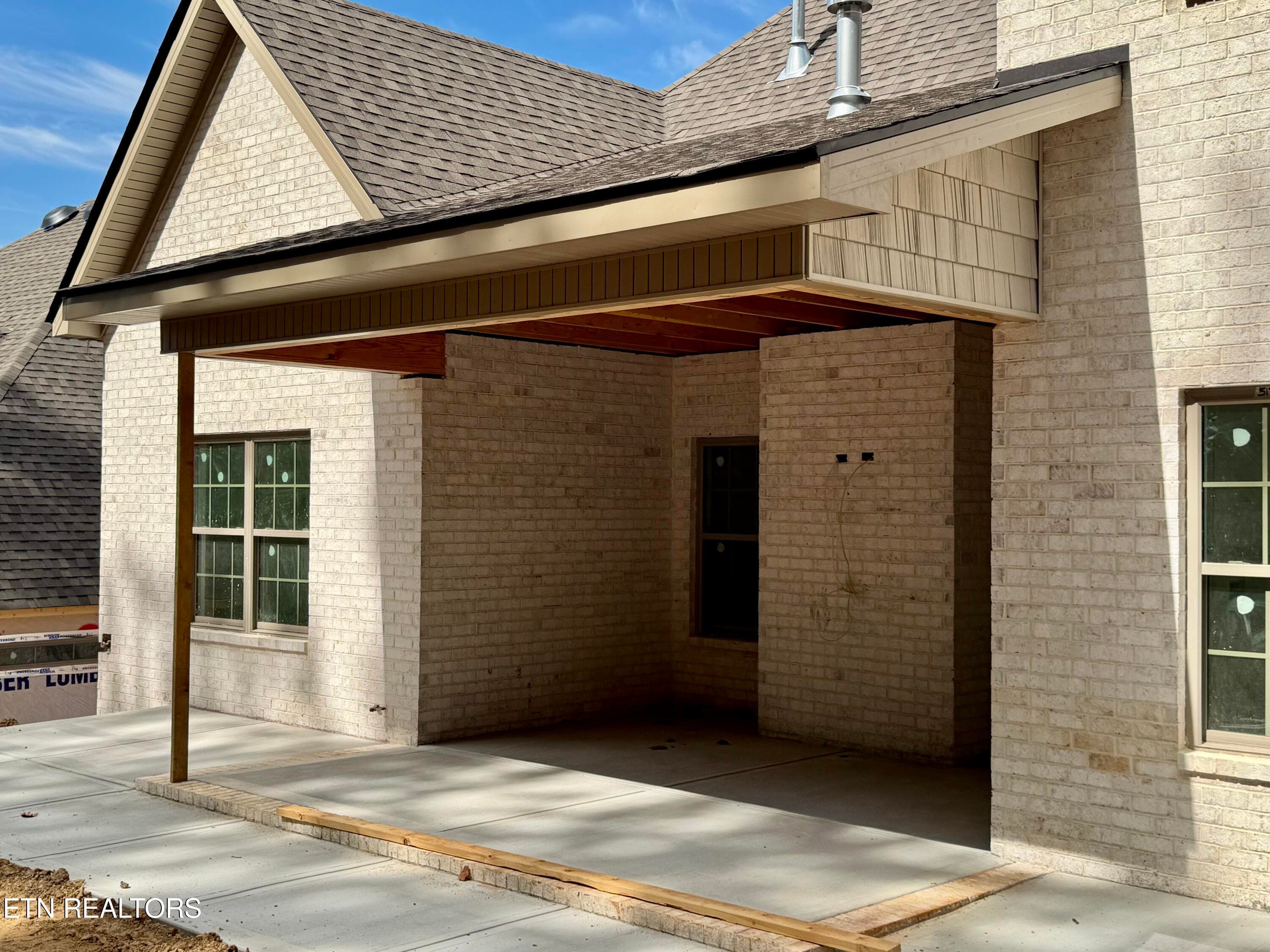 Covered Patio - 9938 Rio Bravo Lane, Knoxville, TN 37922, Knoxville