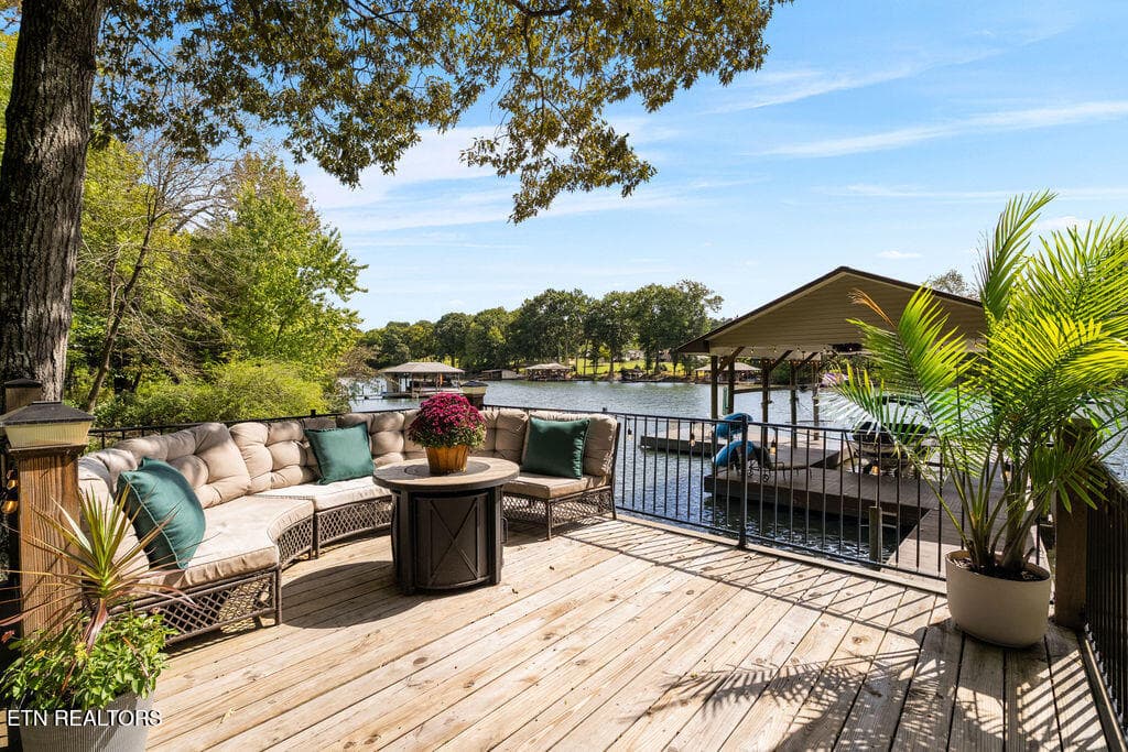 Lakeside Deck - 205 Channel Drive, Loudon, TN 37774, Loudon