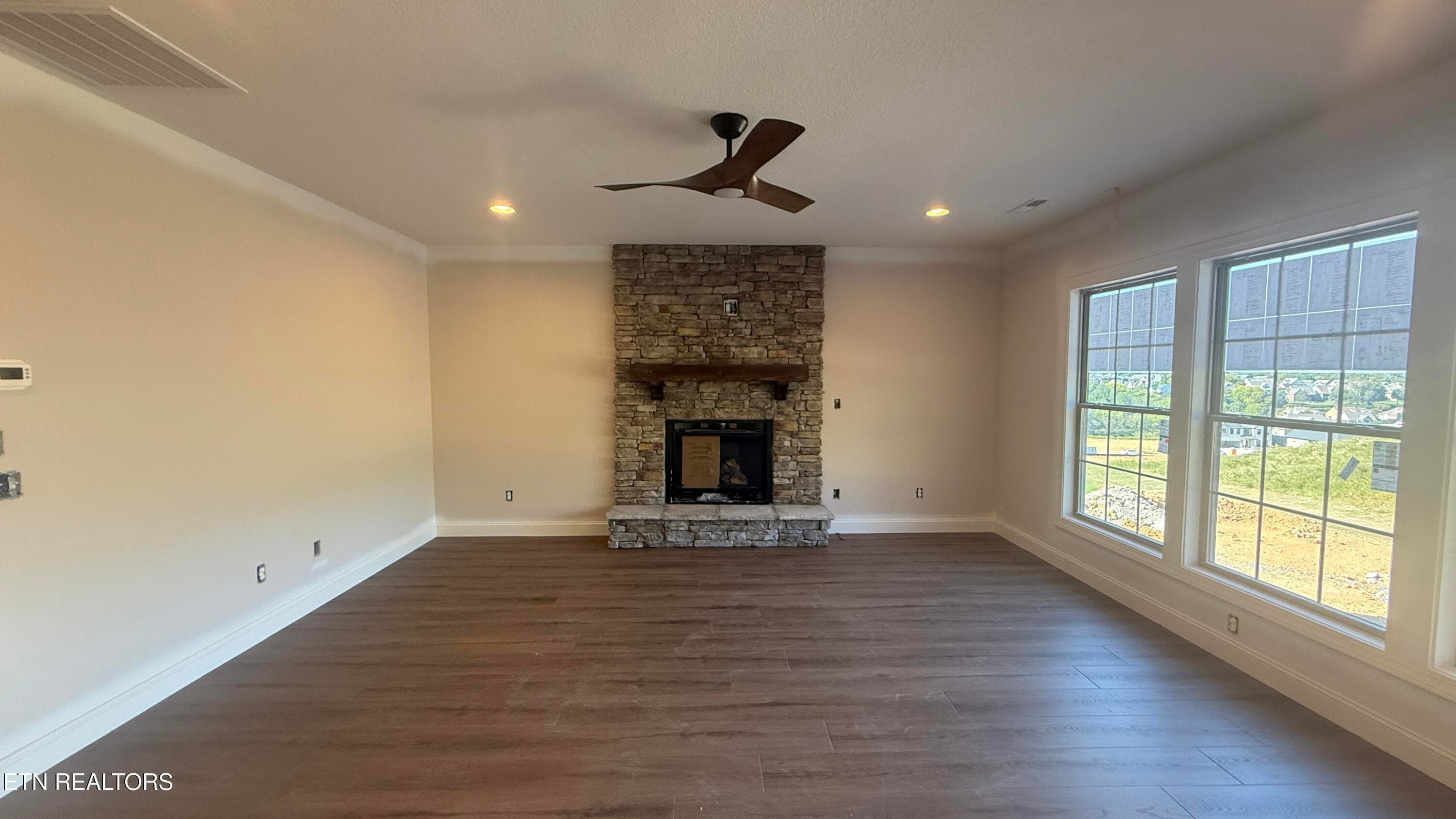 Living Room - 1913 Hickory Reserve Rd, Knoxville, TN 37932, Knoxville