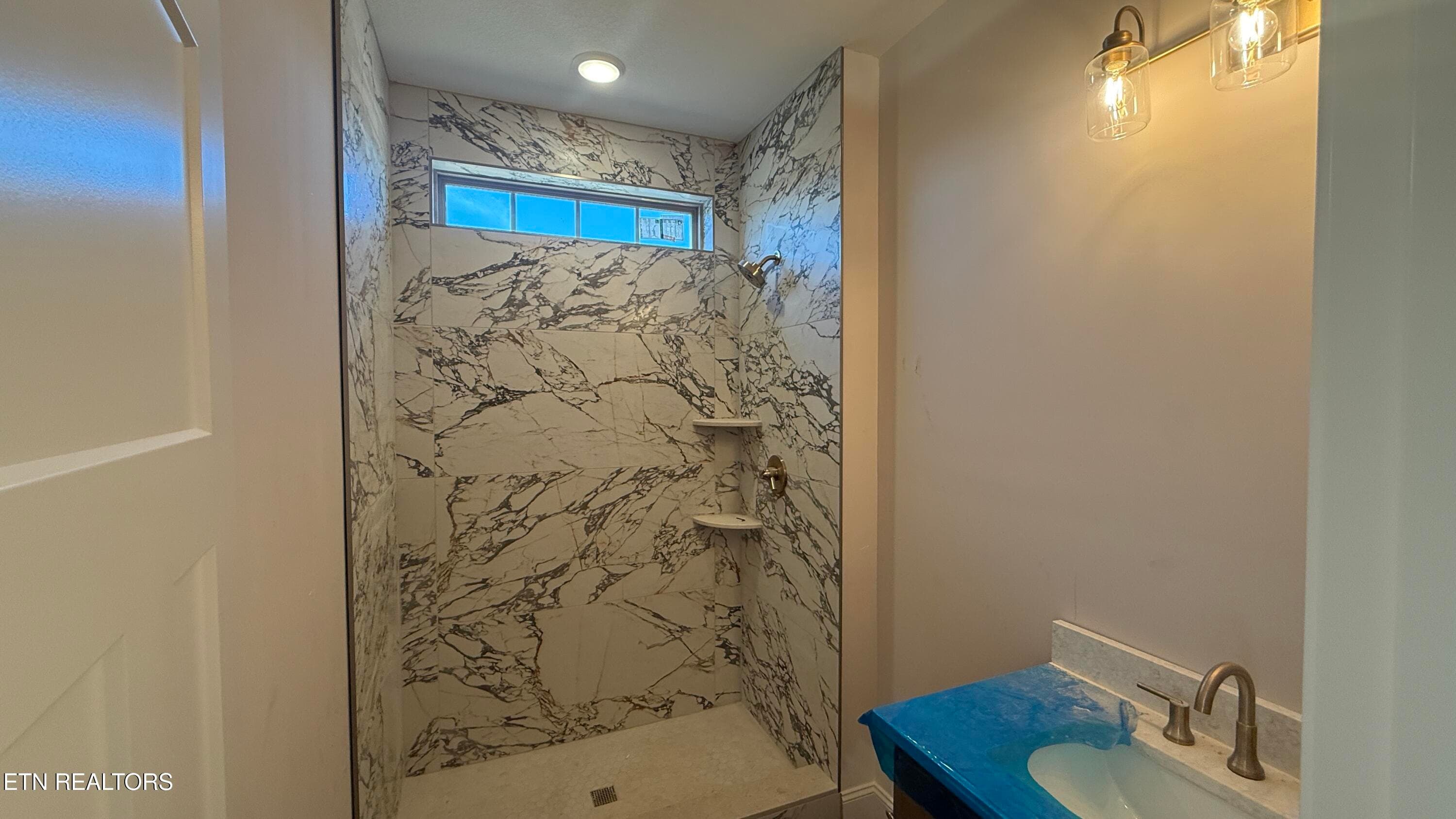 Downstairs Bath - 1913 Hickory Reserve Rd, Knoxville, TN 37932, Knoxville