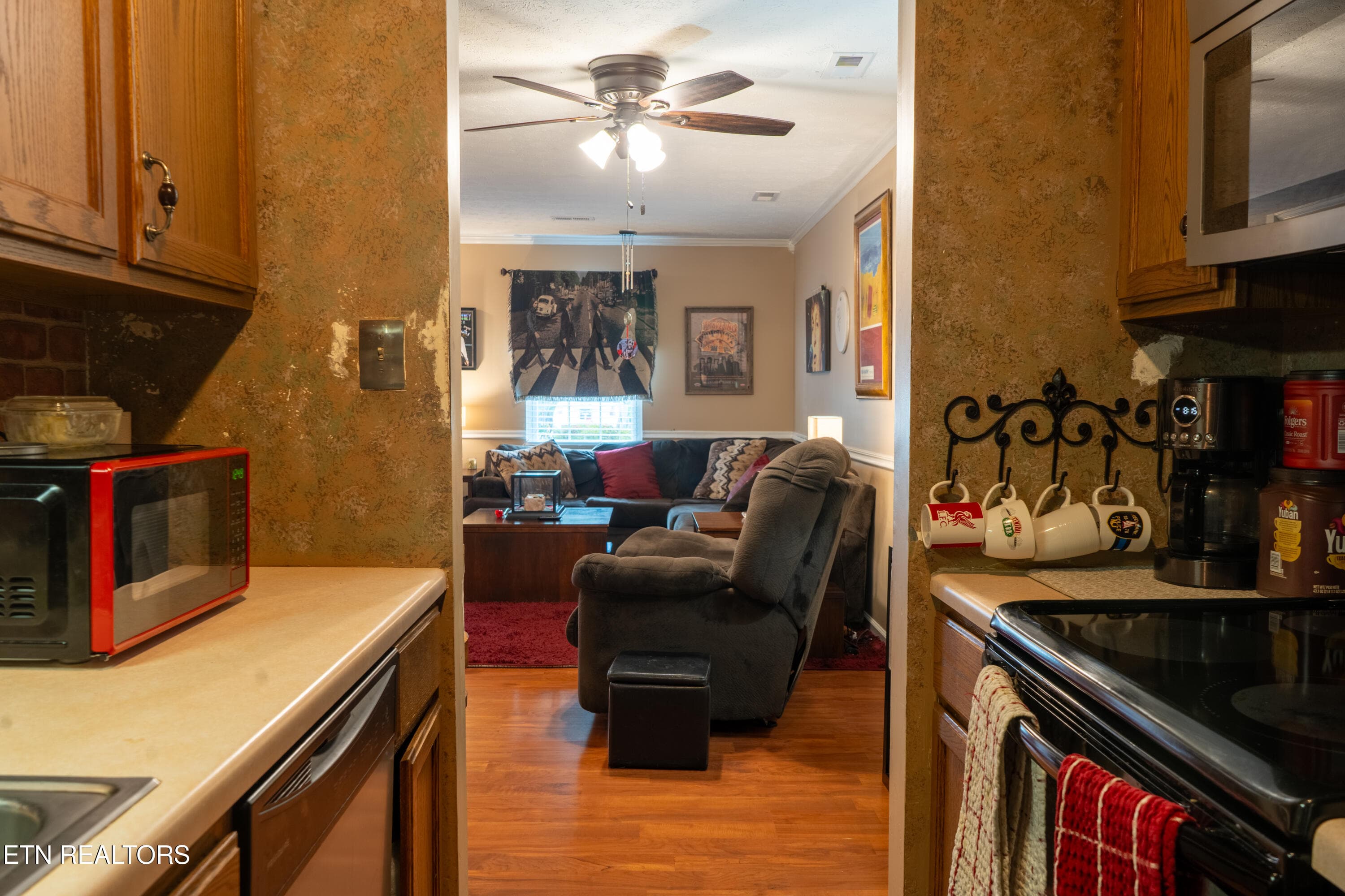 DSC02382-2-HDR - 6906 Kings Crossing Way Way, Knoxville, TN 37918, Knoxville