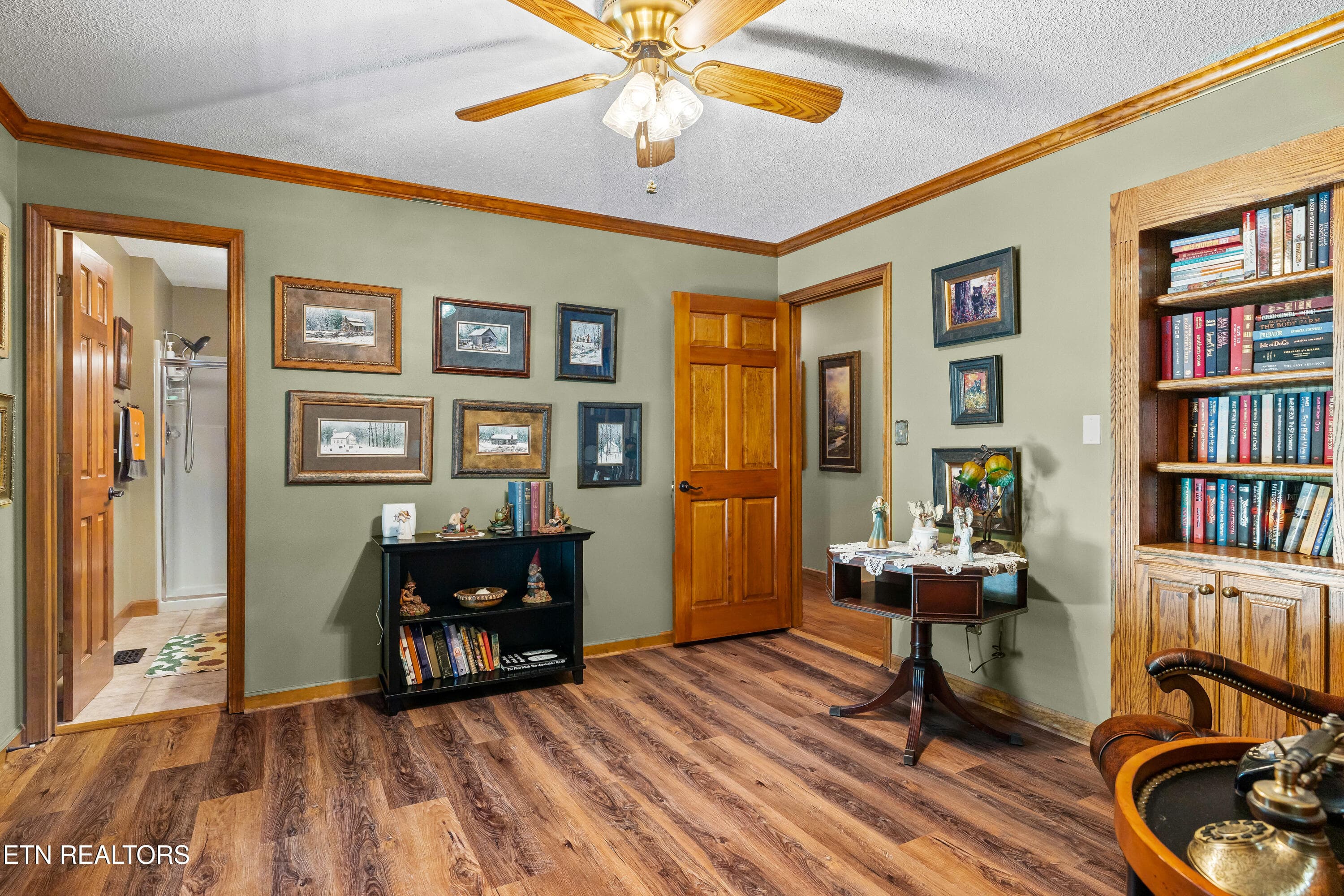 Full bath off study - 1845 Tree Tops Lane, Seymour, TN 37865, Seymour