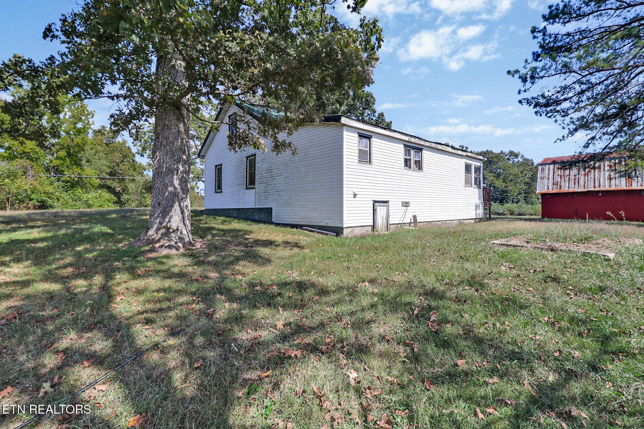 Back of House - 580 Eastland Cemetery Rd, Sparta, TN 38583, Sparta