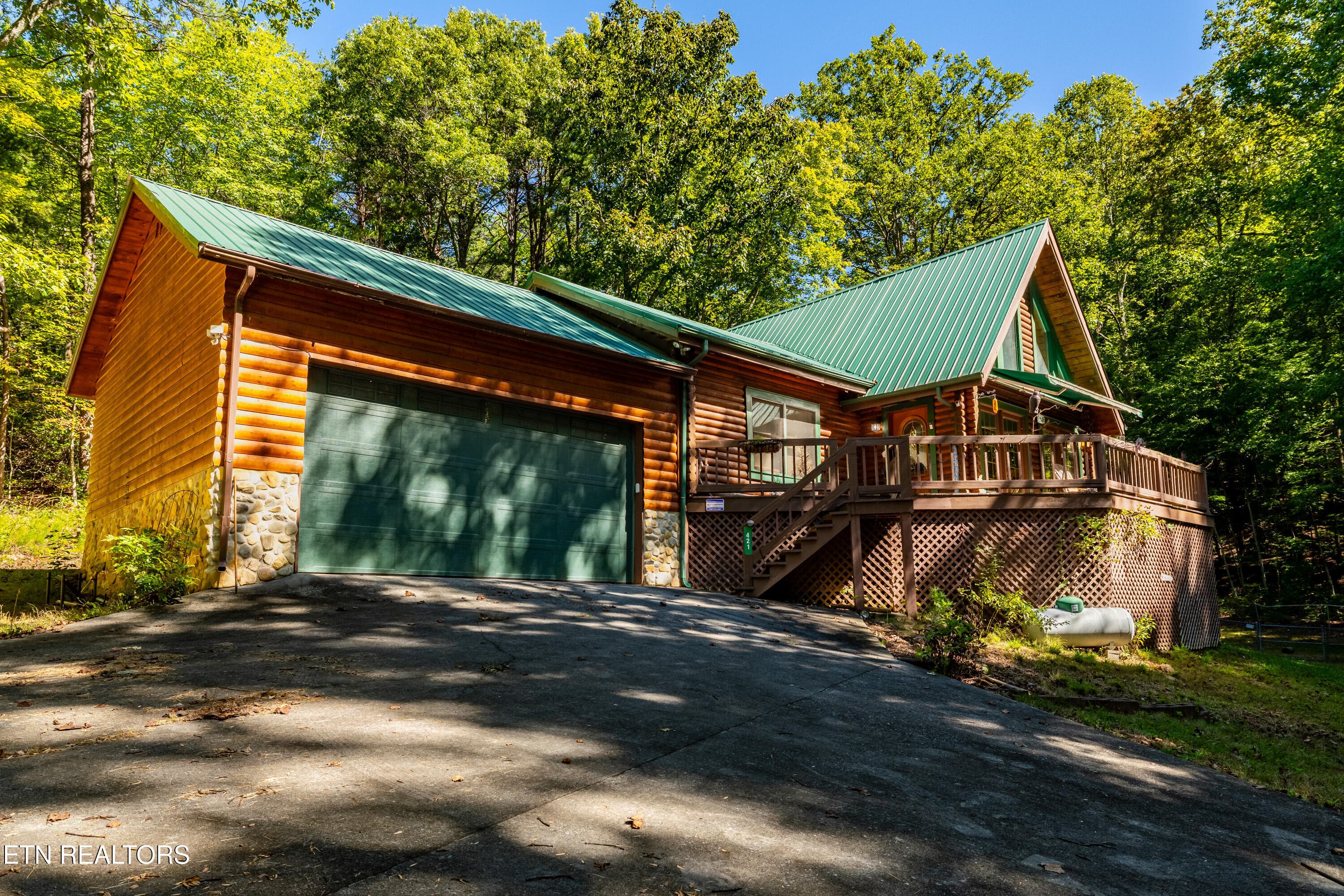 421SmithfieldRd-1 - 421 Smithfield Rd, Tellico Plains, TN 37385, Tellico Plains