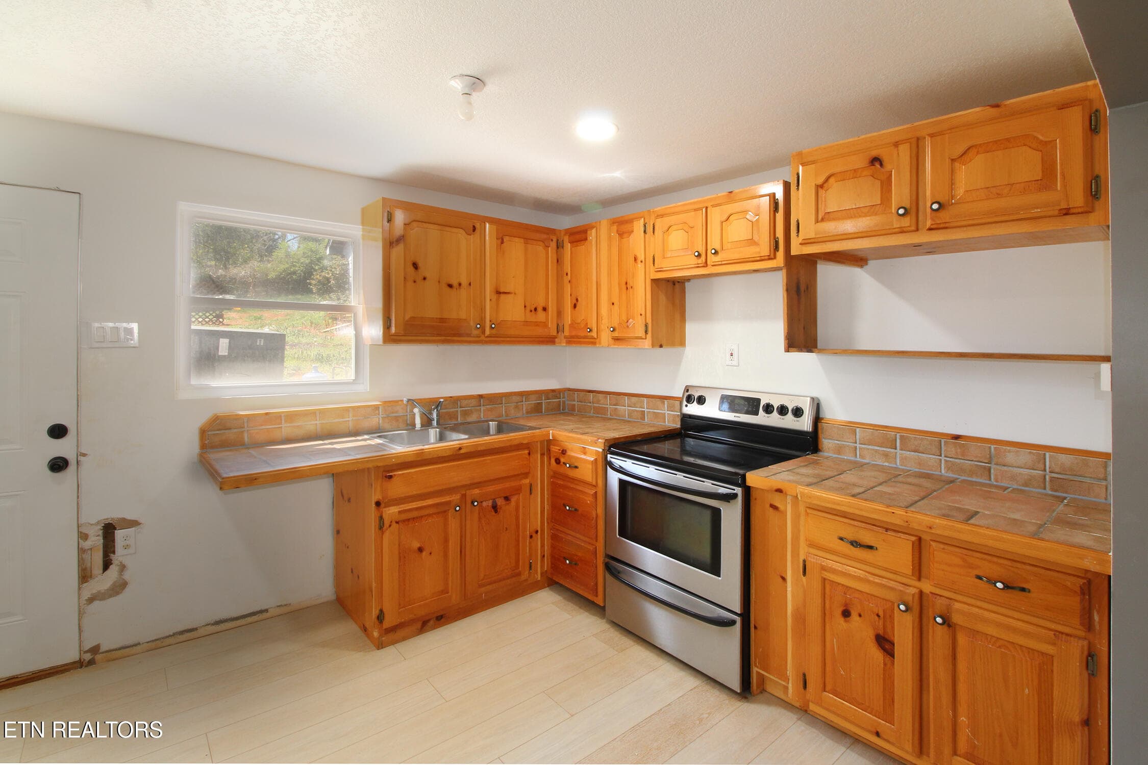 IMG_0824 - 1113 Yellowstone Rd, Knoxville, TN 37914