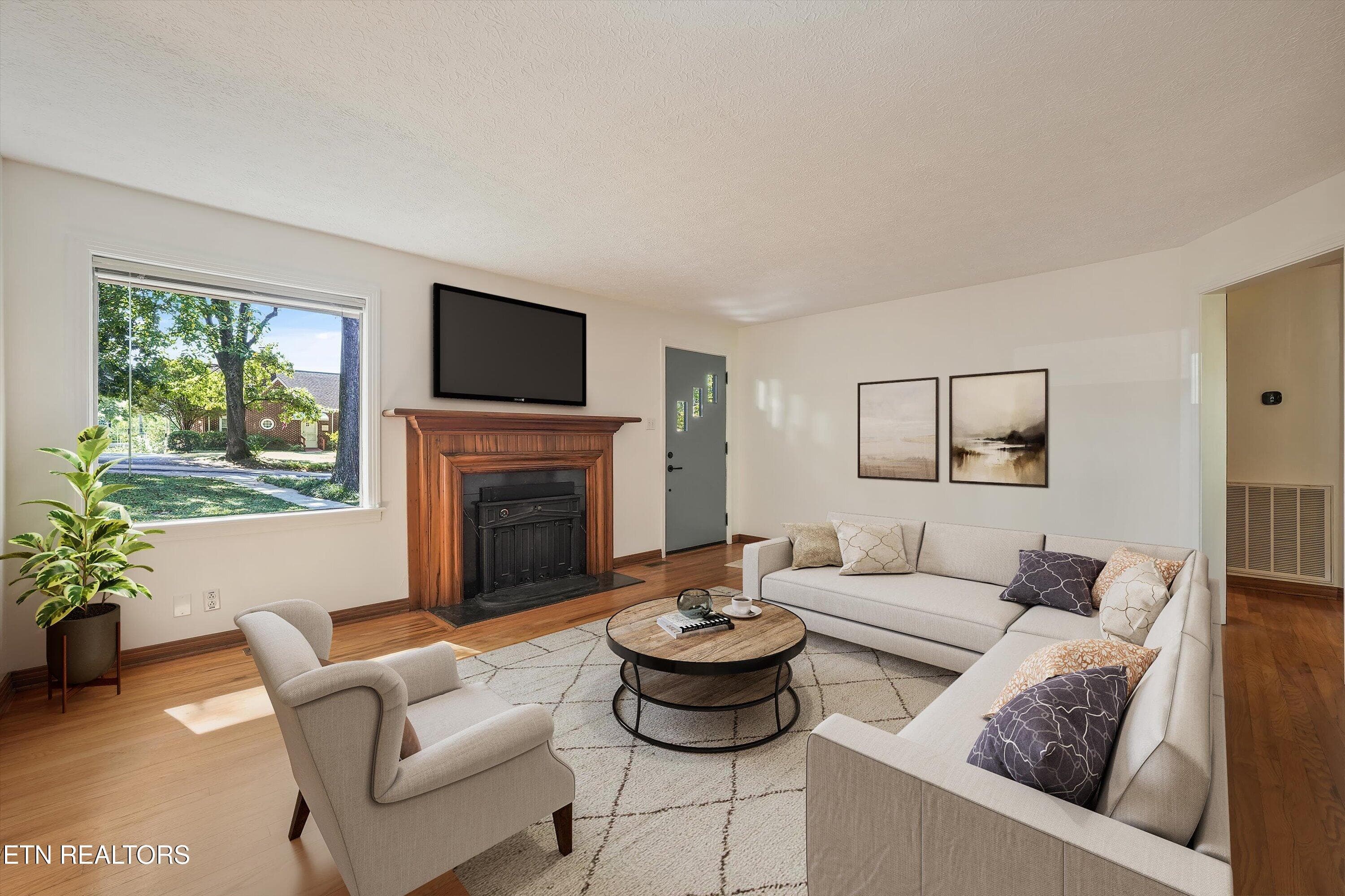 VIRTUALLY STAGED - 2837 Gaston Ave, Knoxville, TN 37917, Knoxville