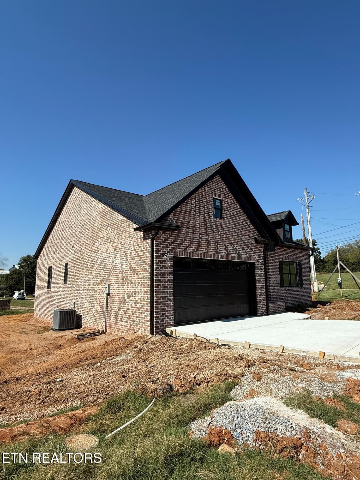 Garage side view - 102 Van Gilder Way, Seymour, TN 37865