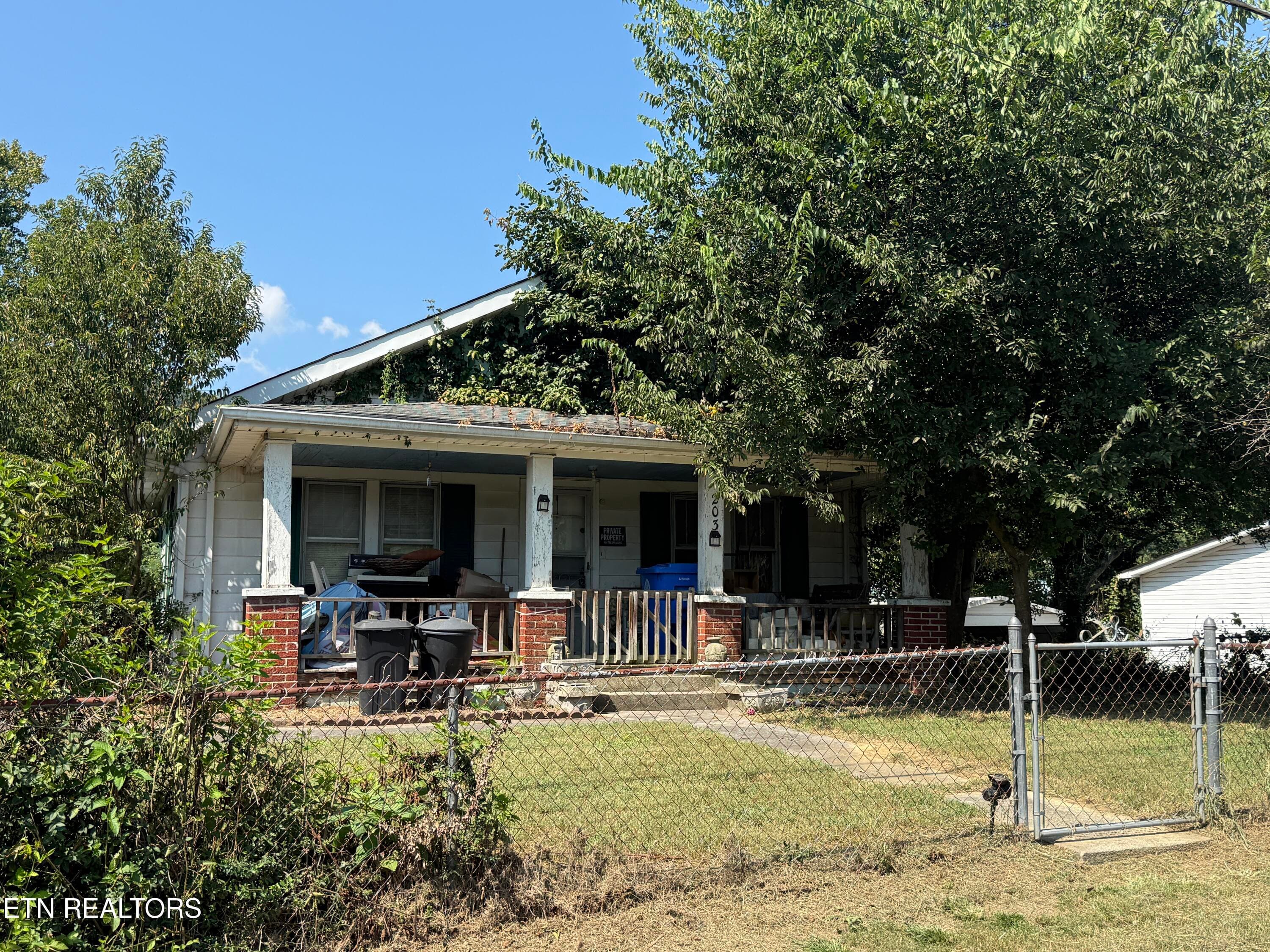 203 Hillcrest Ave, Rocky Top, TN 37769