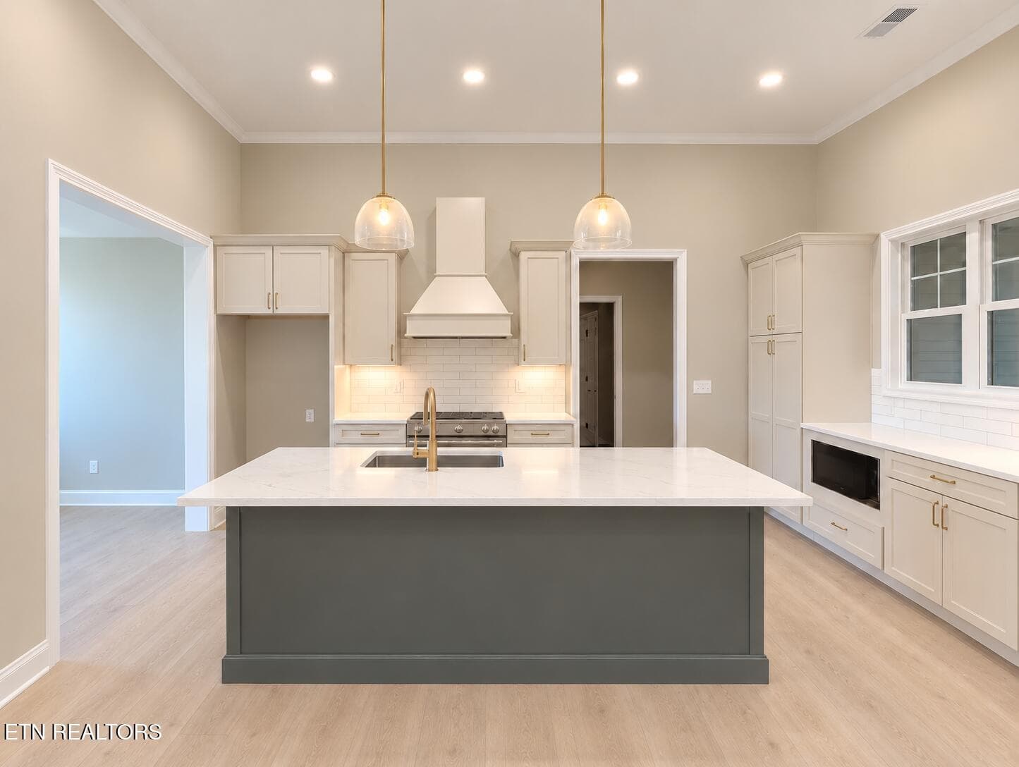 Kitchen - 3530 McDonald Rd, Louisville, TN 37777