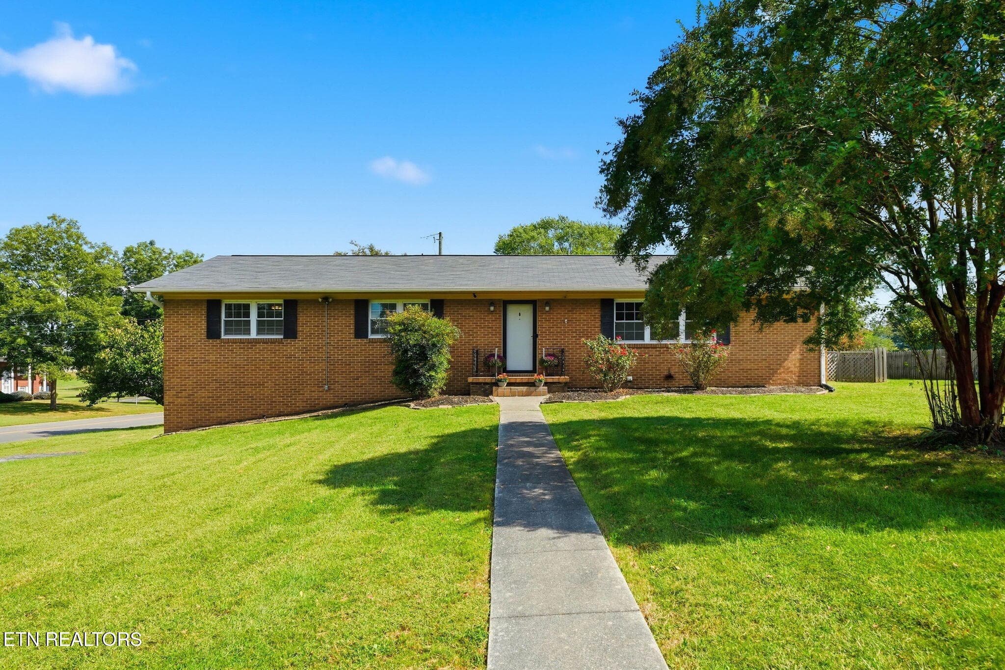 7552 Berkshire Blvd, Powell, TN 37849