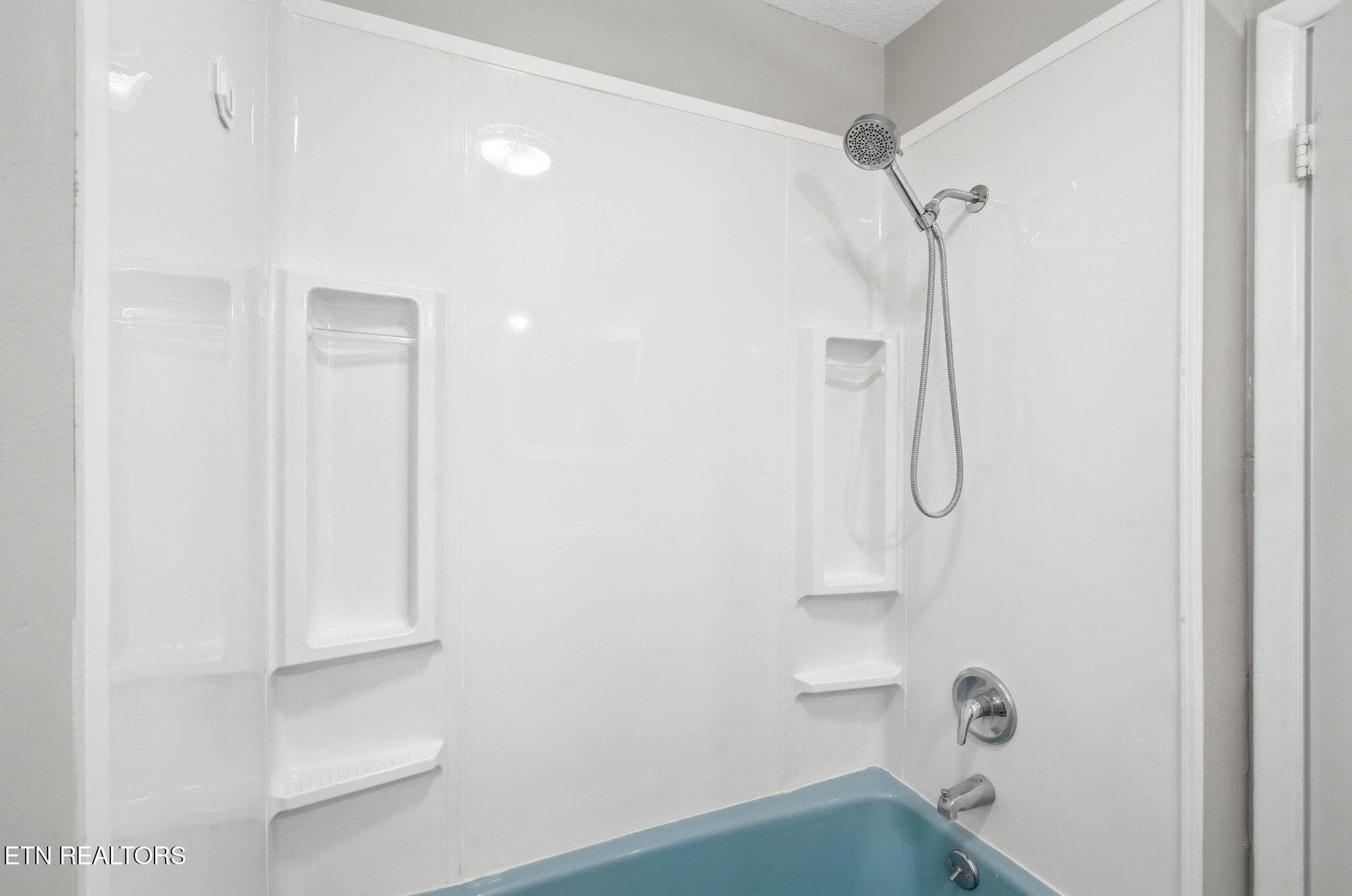 6-web-or-mls-7552 Berkshire Blvd-14 - 7552 Berkshire Blvd, Powell, TN 37849, Powell