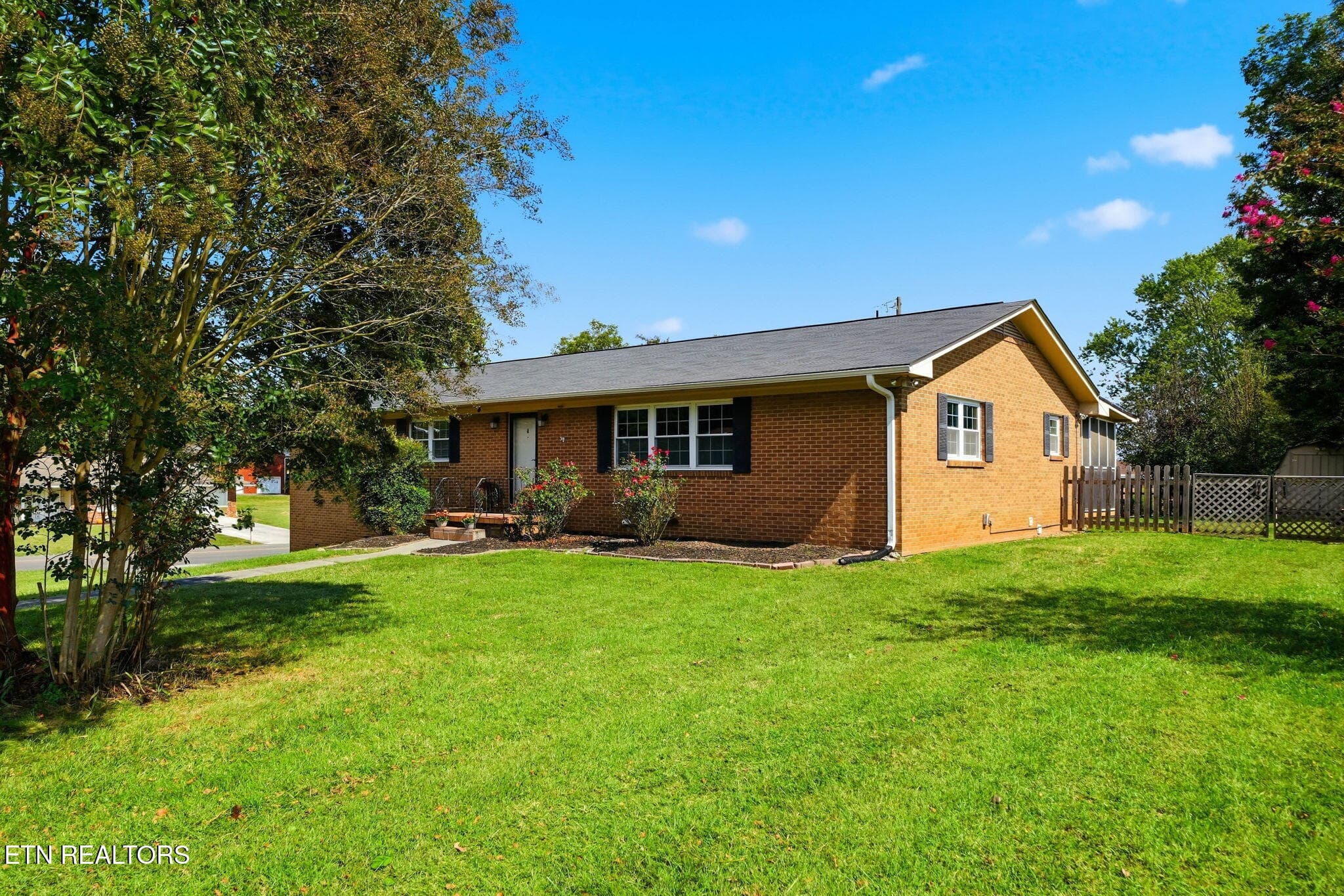 23-web-or-mls-7552 Berkshire Blvd-3 - 7552 Berkshire Blvd, Powell, TN 37849, Powell