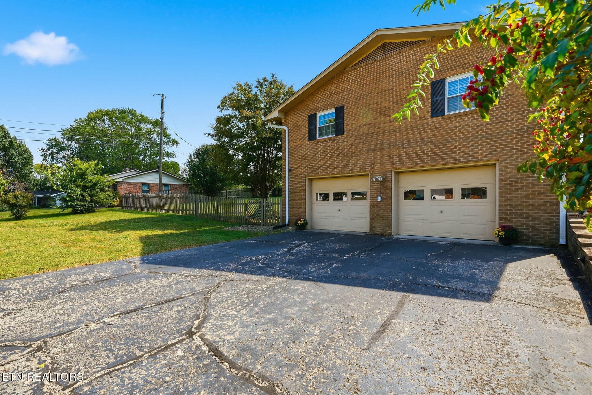 35-web-or-mls-7552 Berkshire Blvd-40 - 7552 Berkshire Blvd, Powell, TN 37849, Powell