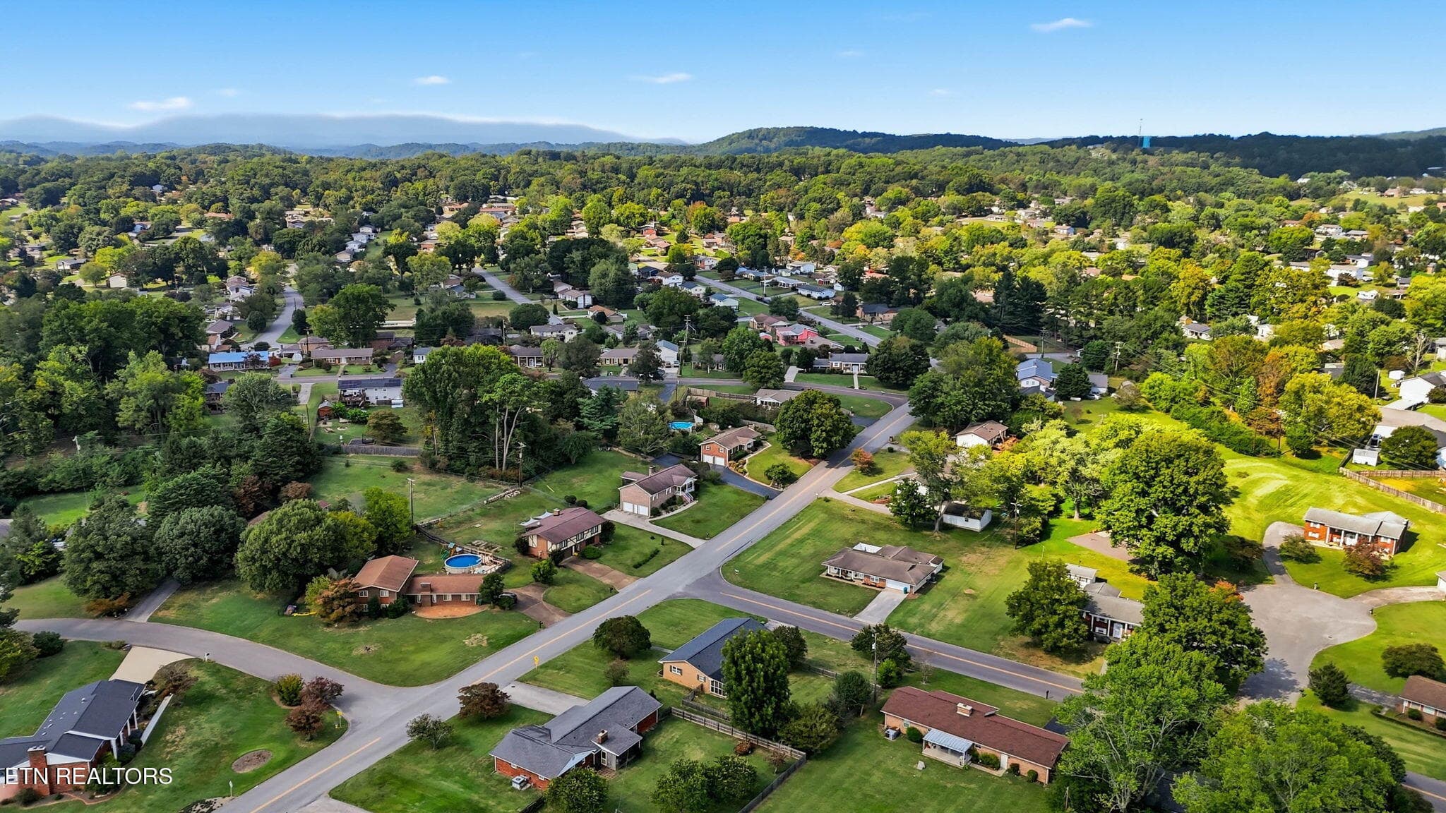 39-web-or-mls-7552 Berkshire Blvd-44 - 7552 Berkshire Blvd, Powell, TN 37849, Powell