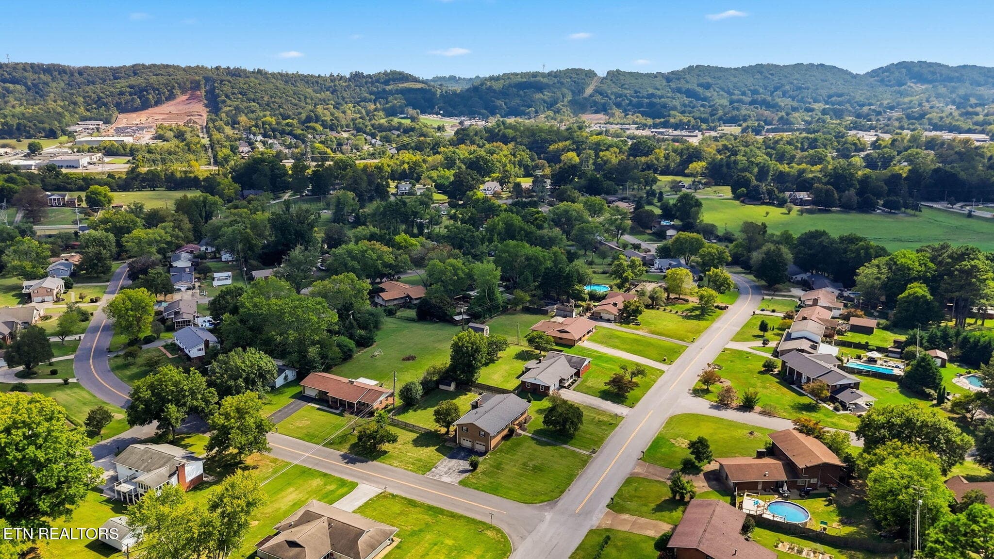 41-web-or-mls-7552 Berkshire Blvd-46 - 7552 Berkshire Blvd, Powell, TN 37849, Powell