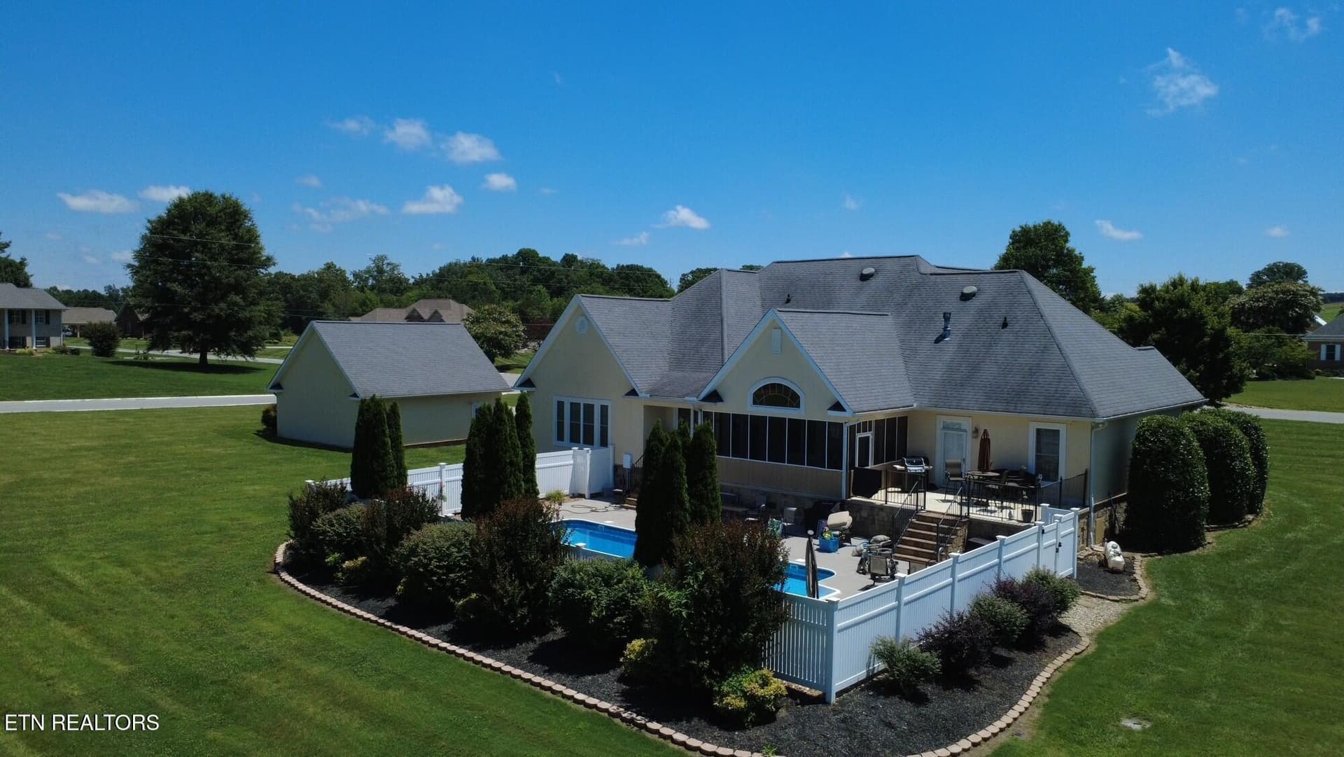 02_beyc6abd57e8331b5 - 100 Springview Cove, Madisonville, TN 37354