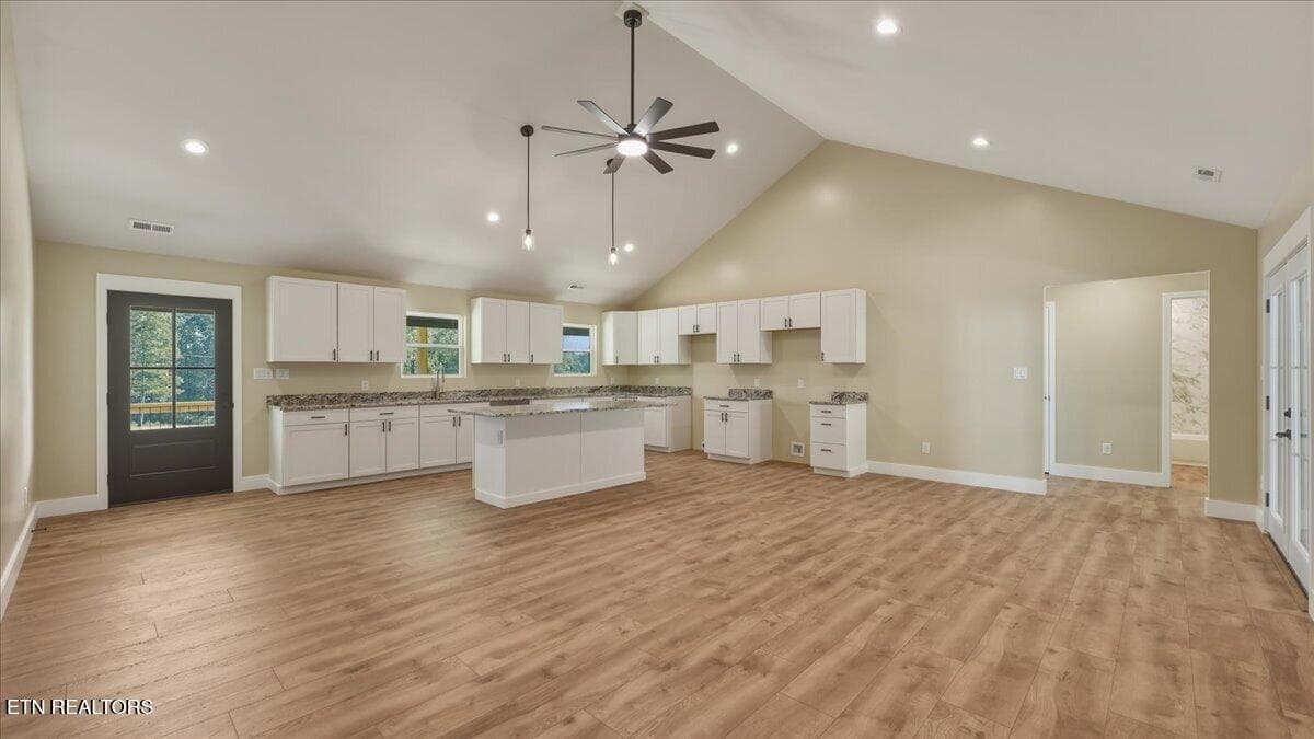 03-Living Room - 105 Van Stowe Rd, Harriman, TN 37748, Harriman
