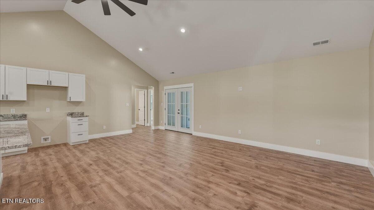 04-Living Room - 105 Van Stowe Rd, Harriman, TN 37748, Harriman