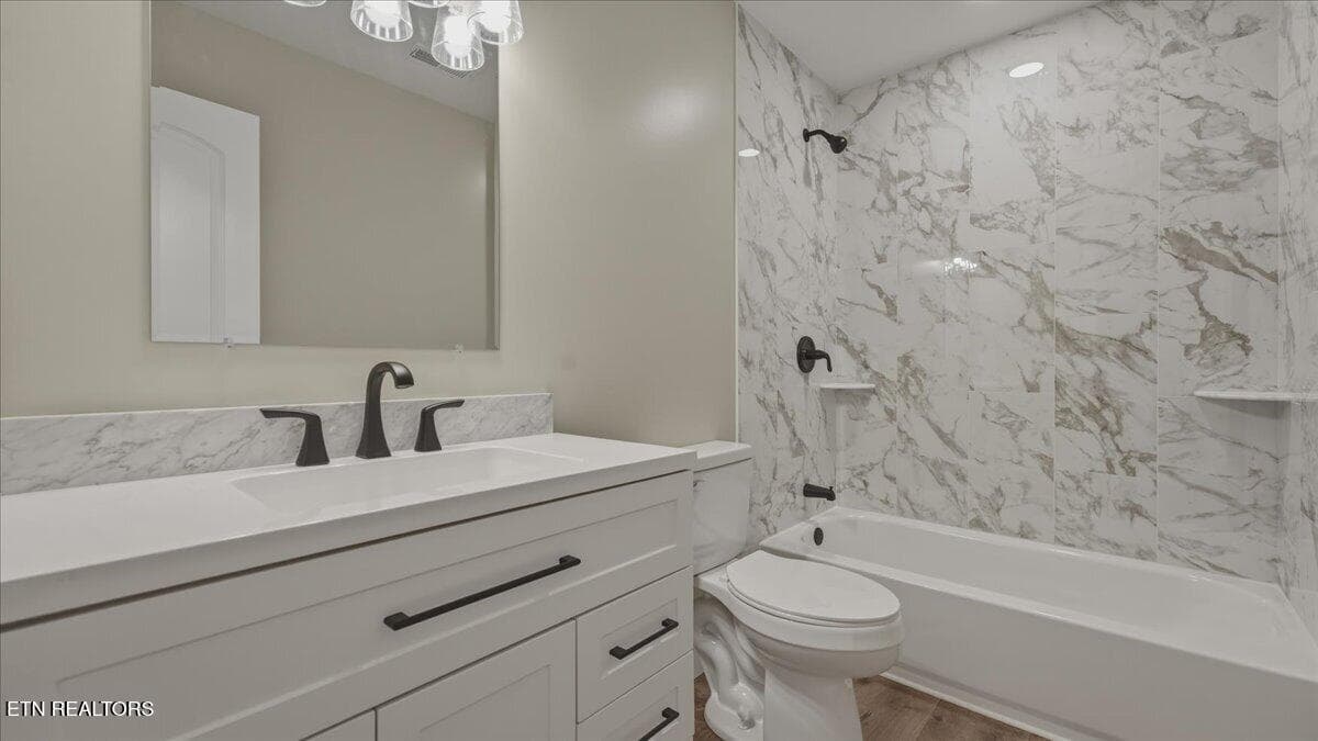 23-Full Bath - 105 Van Stowe Rd, Harriman, TN 37748, Harriman