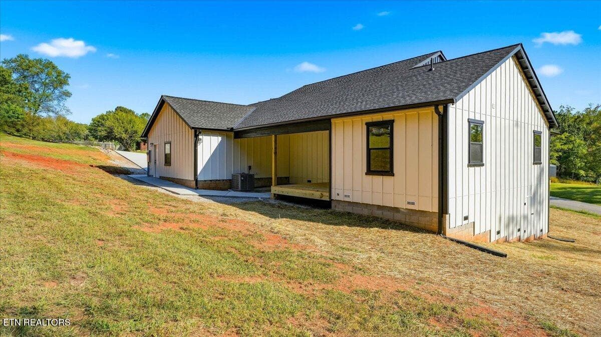 32-Exterior - 105 Van Stowe Rd, Harriman, TN 37748, Harriman