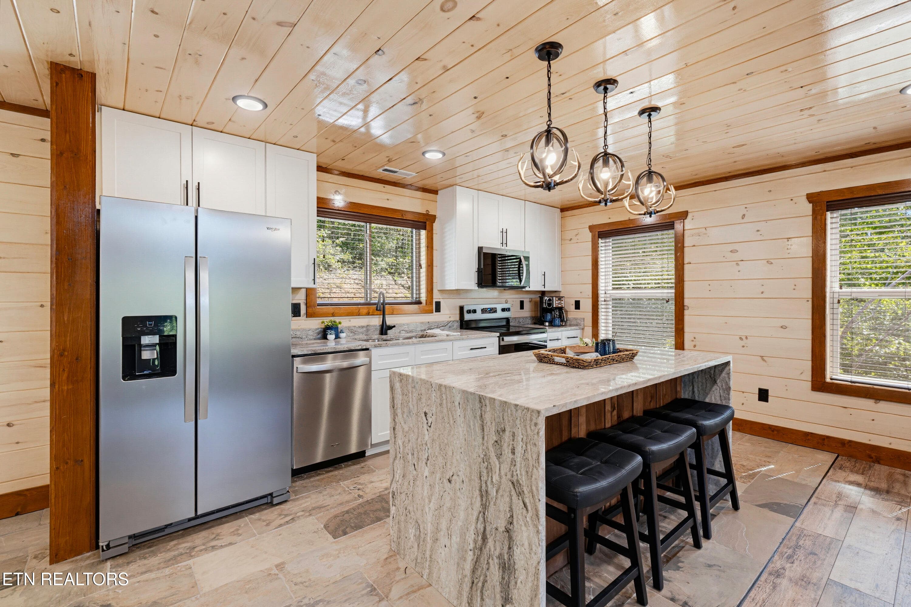 2145-beach-front-way-016 - 2145 Beach Front Drive, Sevierville, TN 37876