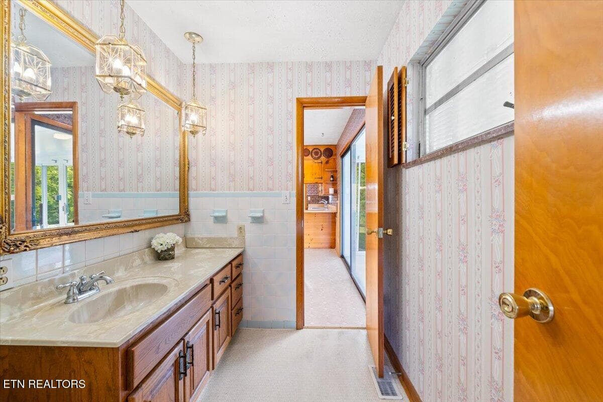 27-154 E Wolf Valley Rd - 154 E Wolf Valley Rd, Heiskell, TN 37754, Heiskell