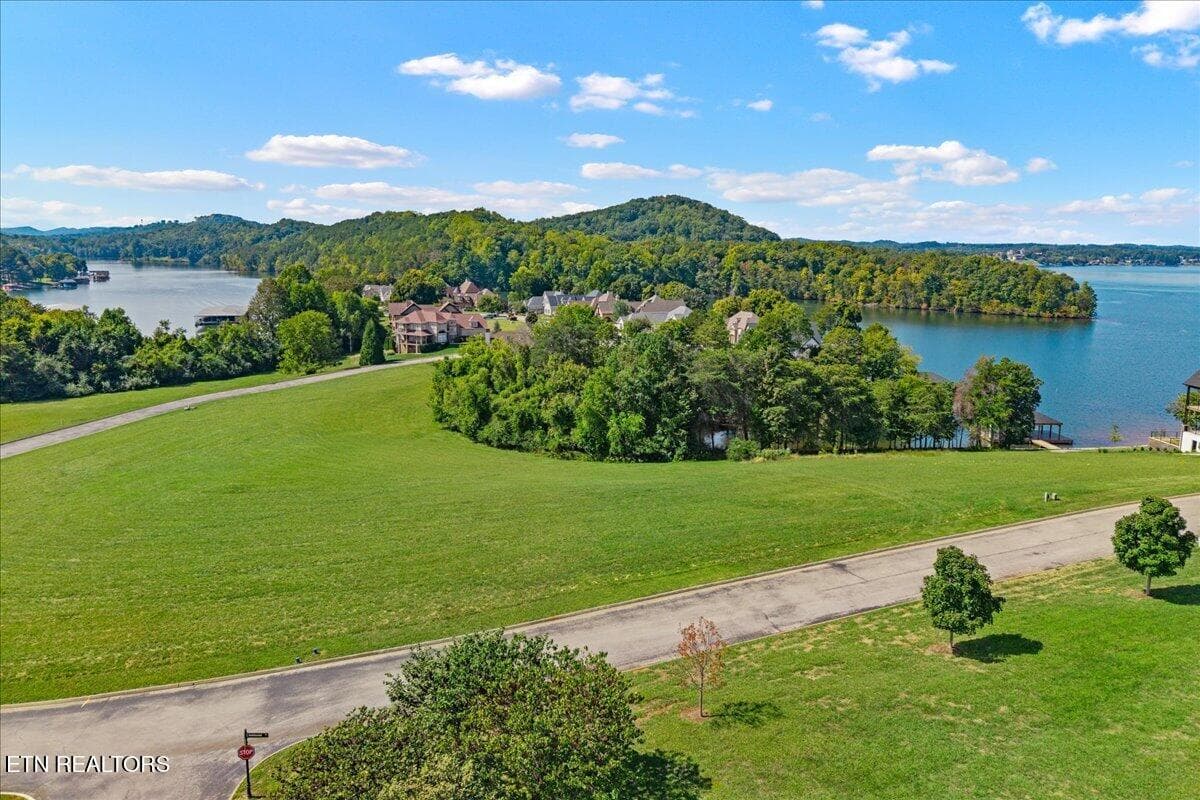 02-135 Amblecrest Dr-2 - 135 Amblecrest Drive, Vonore, TN 37885