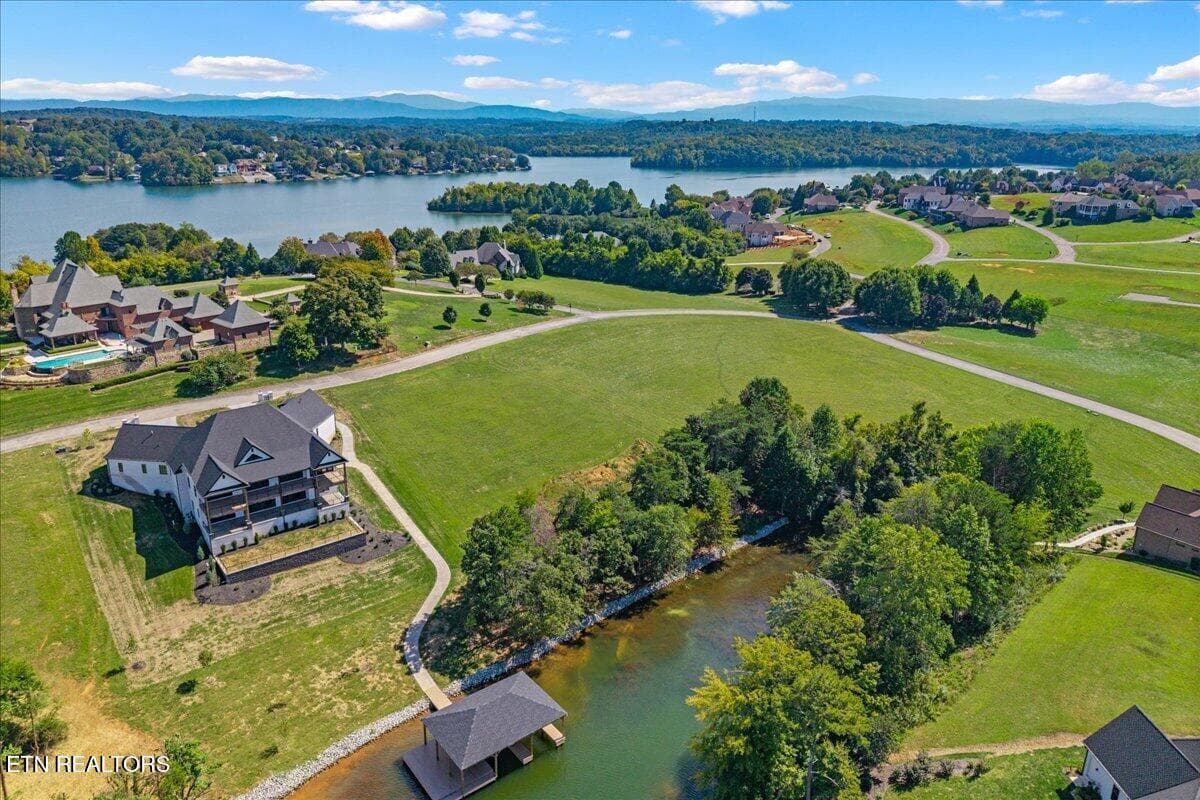 10-135 Amblecrest Dr-10 - 135 Amblecrest Drive, Vonore, TN 37885