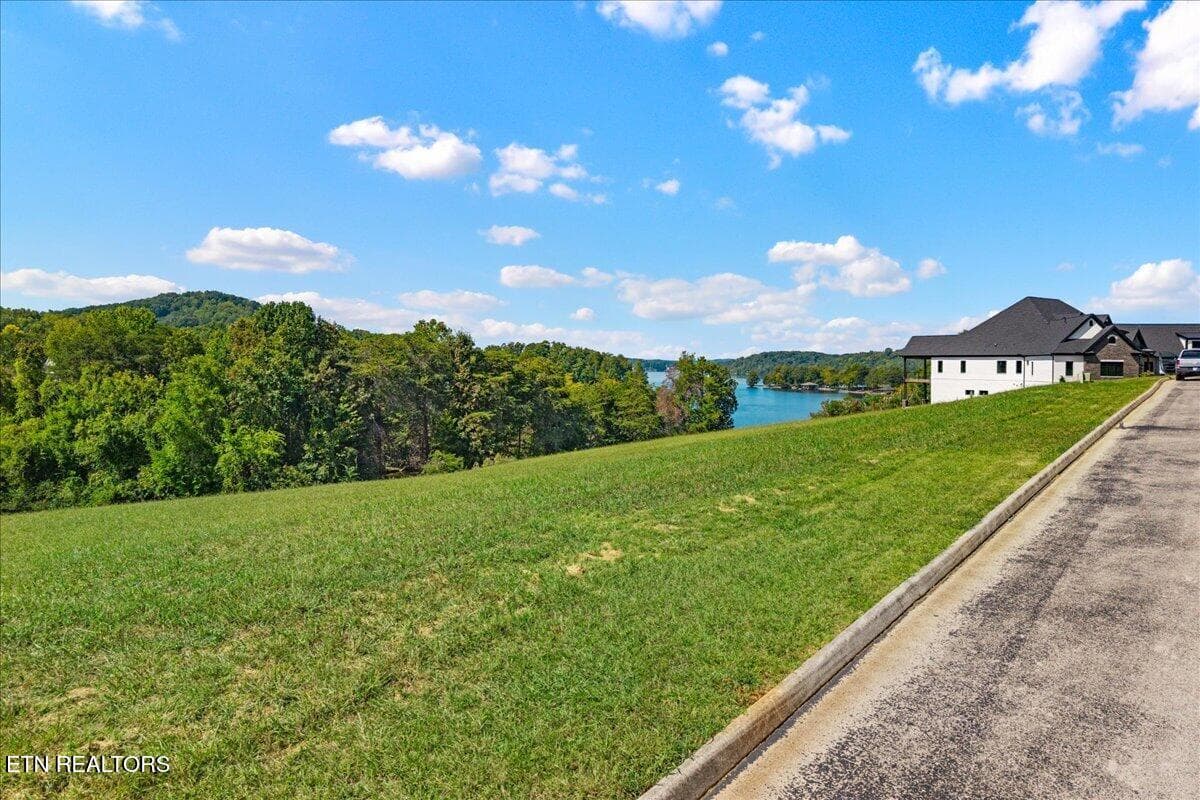 12-135 Amblecrest Dr-12 - 135 Amblecrest Drive, Vonore, TN 37885
