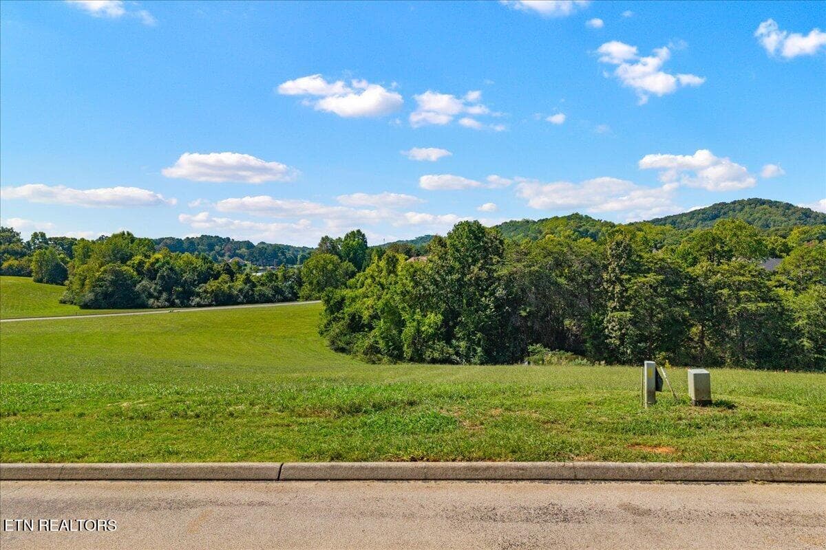 13-135 Amblecrest Dr-13 - 135 Amblecrest Drive, Vonore, TN 37885