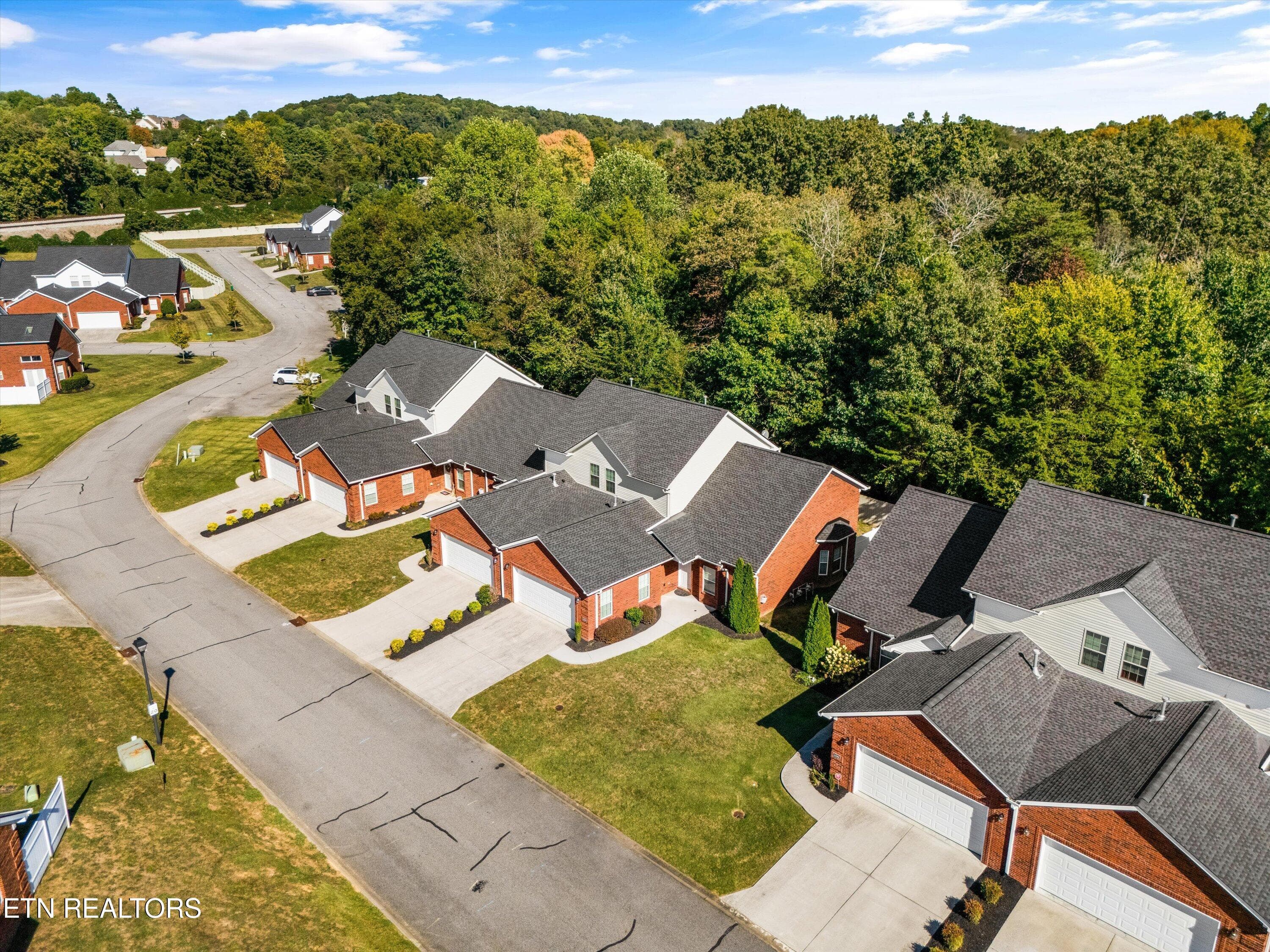 Convenient to West Town Mall - 6250 Patel Way, Knoxville, TN 37909, Knoxville