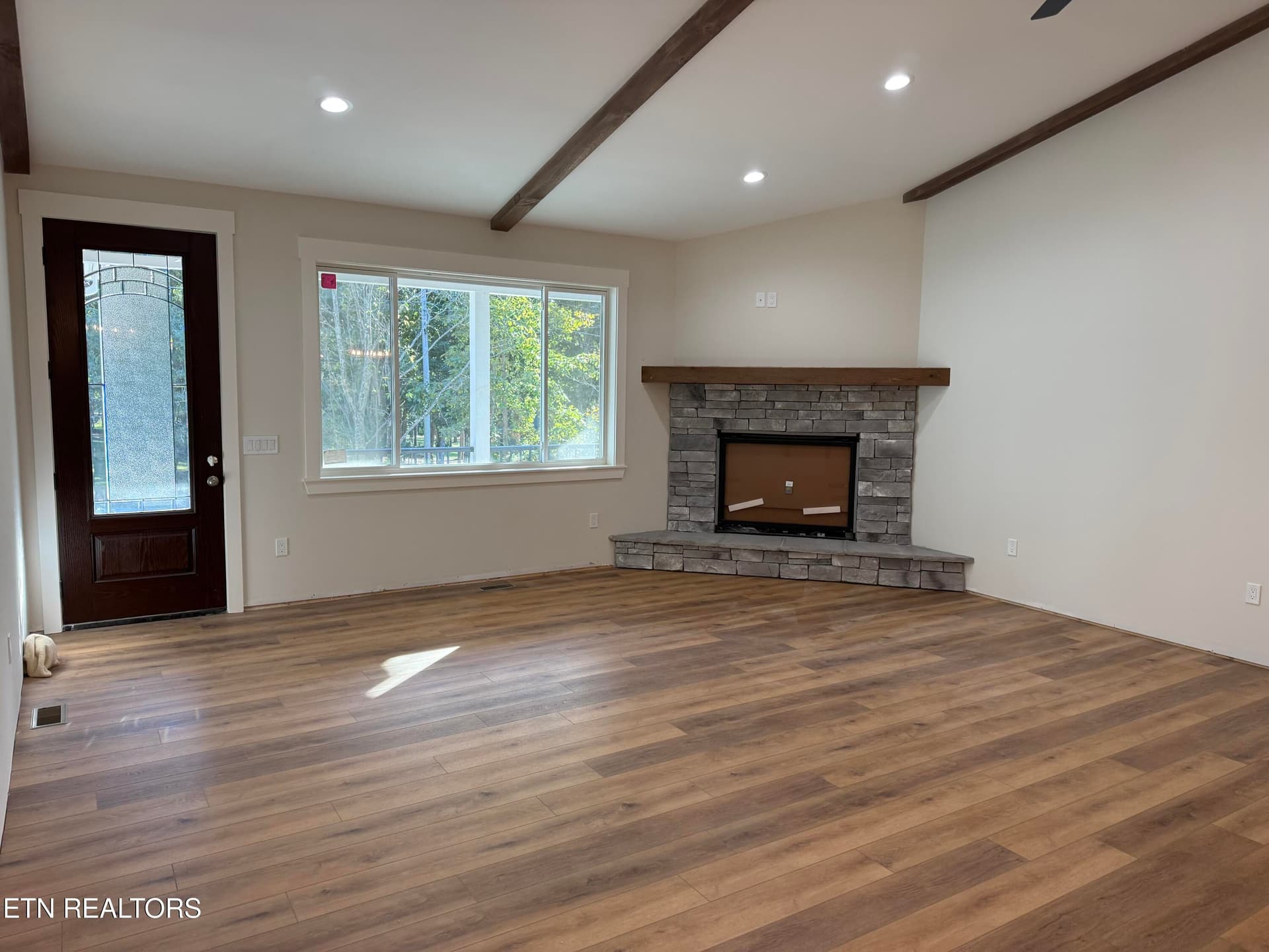 Coming Together Nicely - 20 Rolling Green Court, Crossville, TN 38558