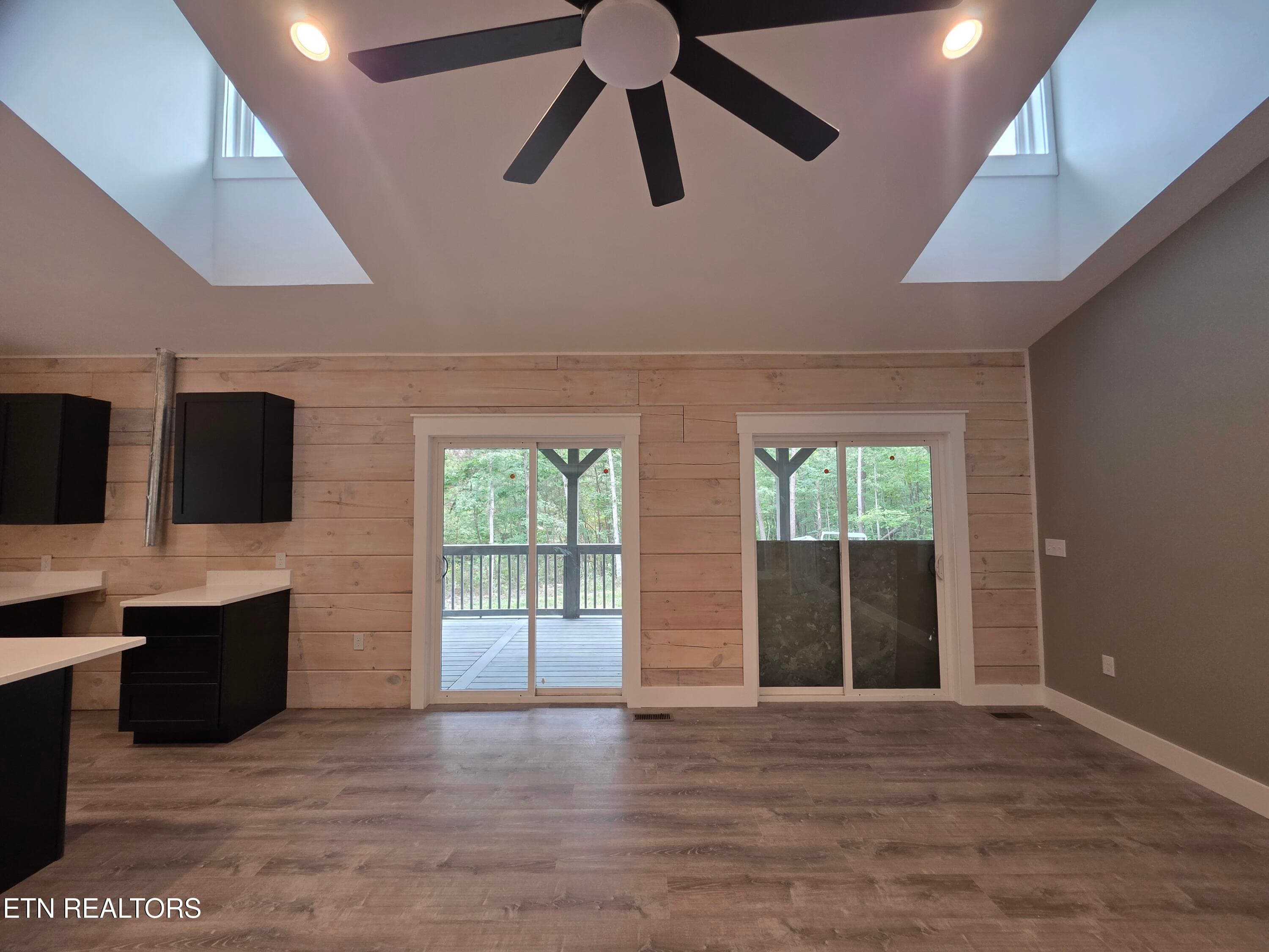 1000031148 - 376 Lakeshore Drive, Monterey, TN 38574, Monterey