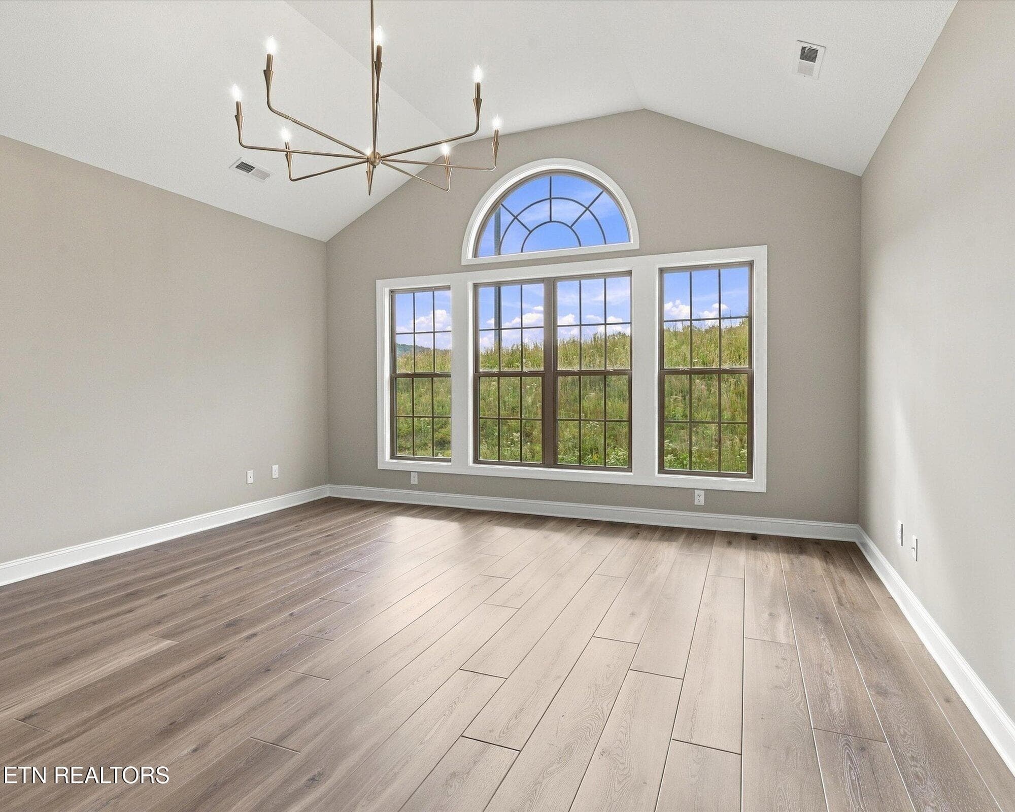 Primary BR - 1828 Hickory Reserve Rd, Knoxville, TN 37932