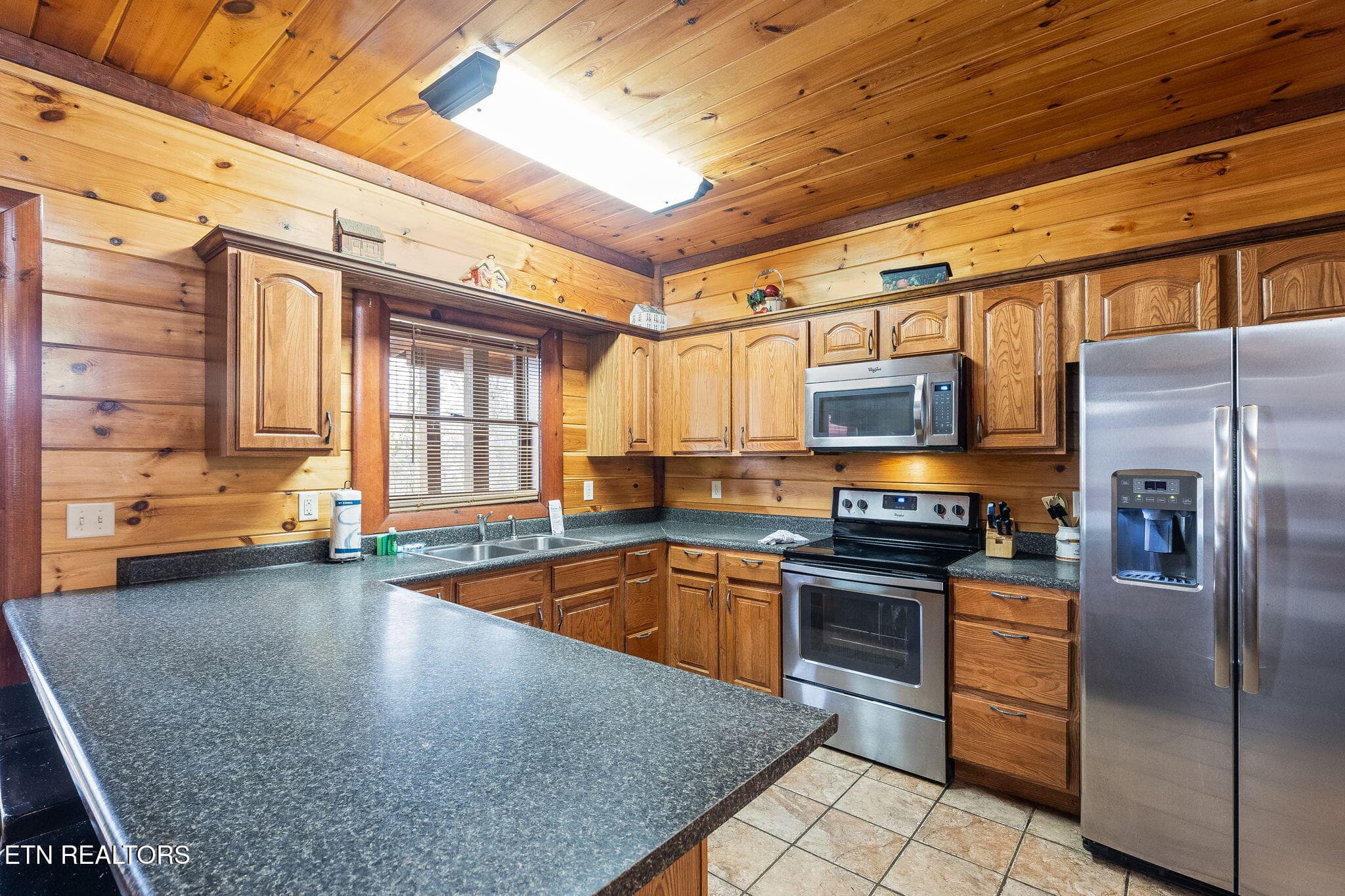 20-web-or-mls-220-amet-way - 220 Amet Way, Cosby, TN 37722, Cosby