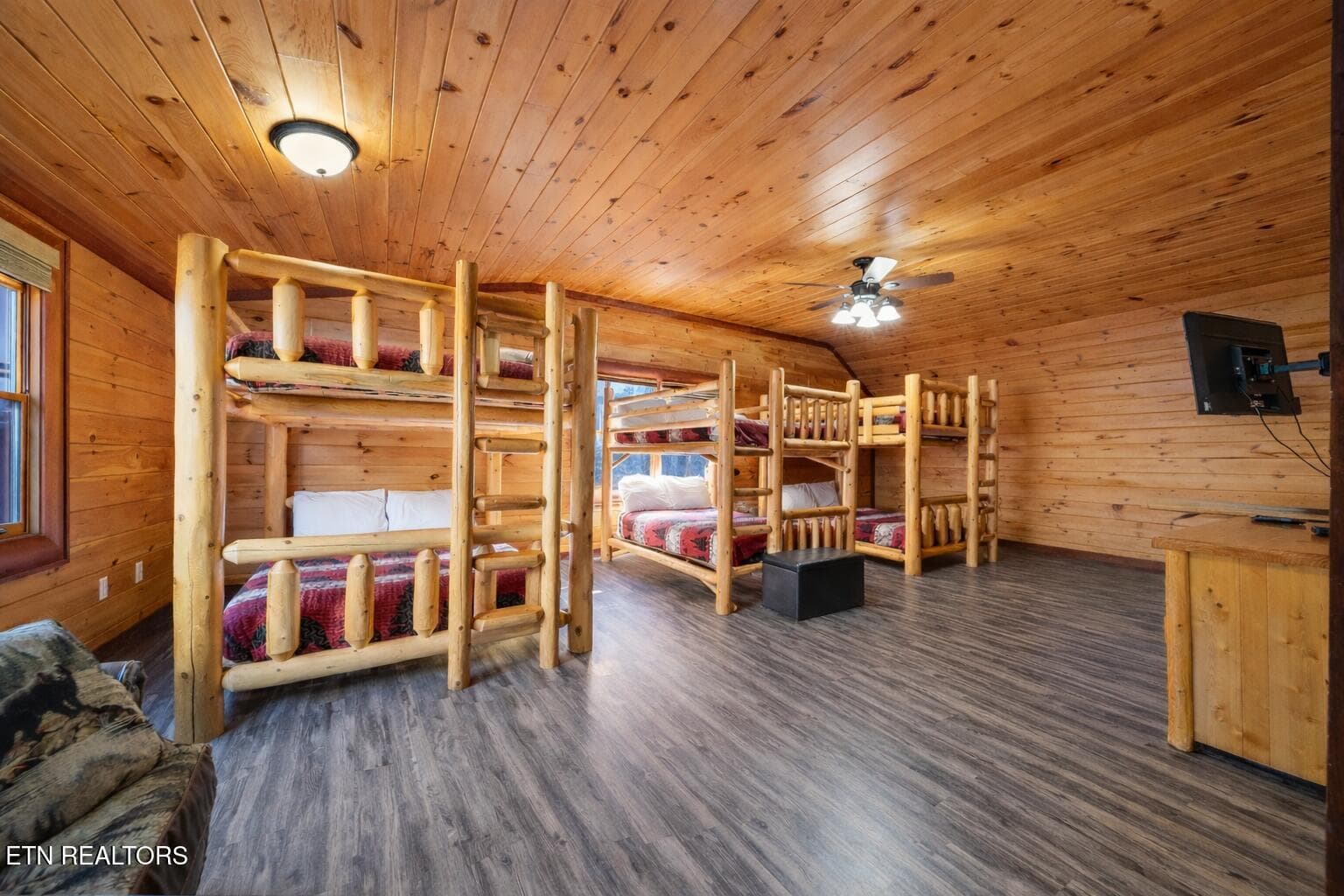 Bunkroom 224 Amet Way Cosby Tn Pool cabi - 224 Amet Way, Cosby, TN 37722, Cosby
