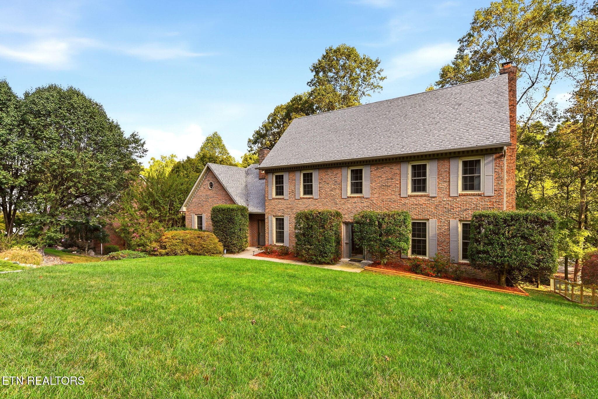 Beautiful yard - 108 Amanda Place, Oak Ridge, TN 37830, Oak Ridge