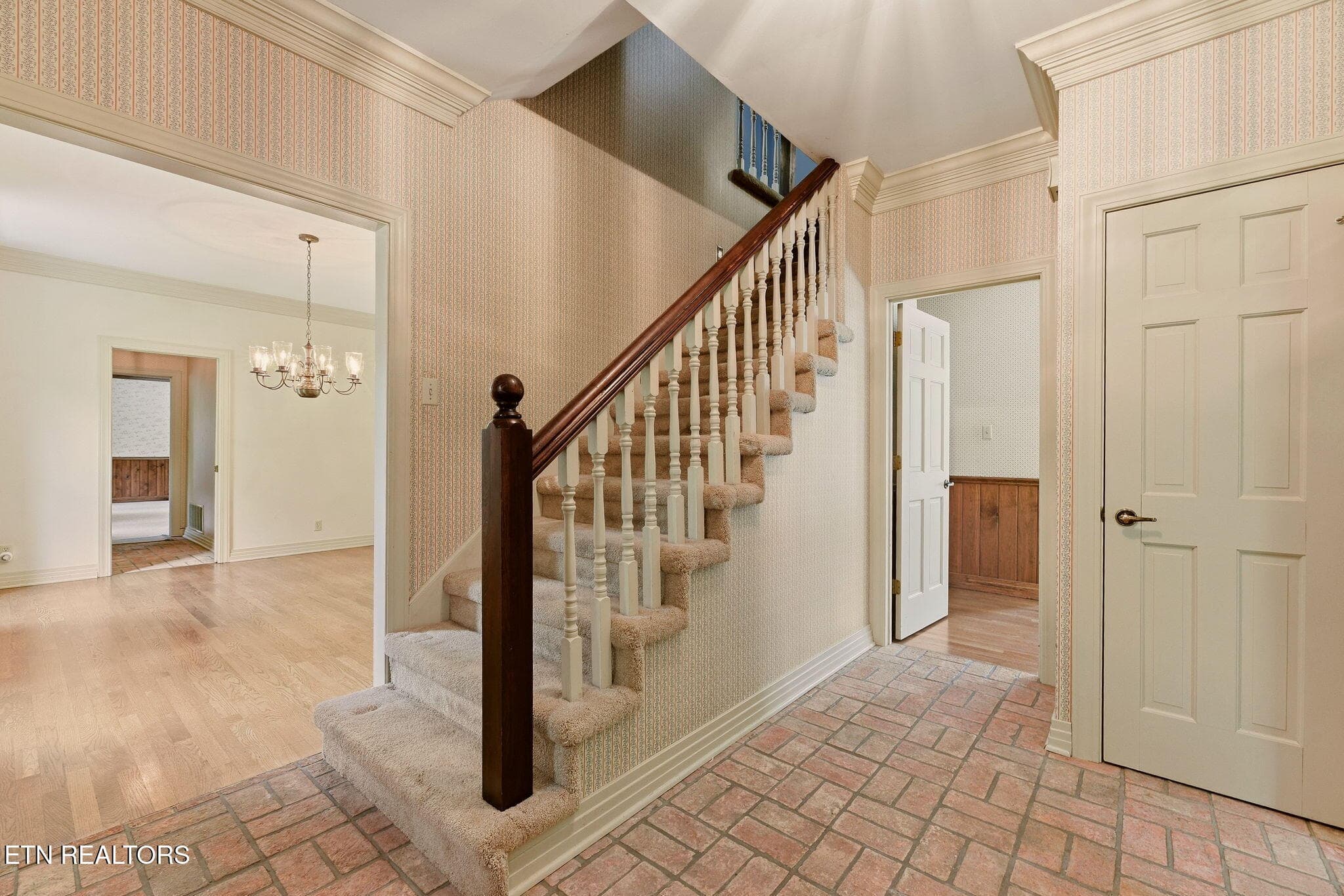 Entry - 108 Amanda Place, Oak Ridge, TN 37830, Oak Ridge