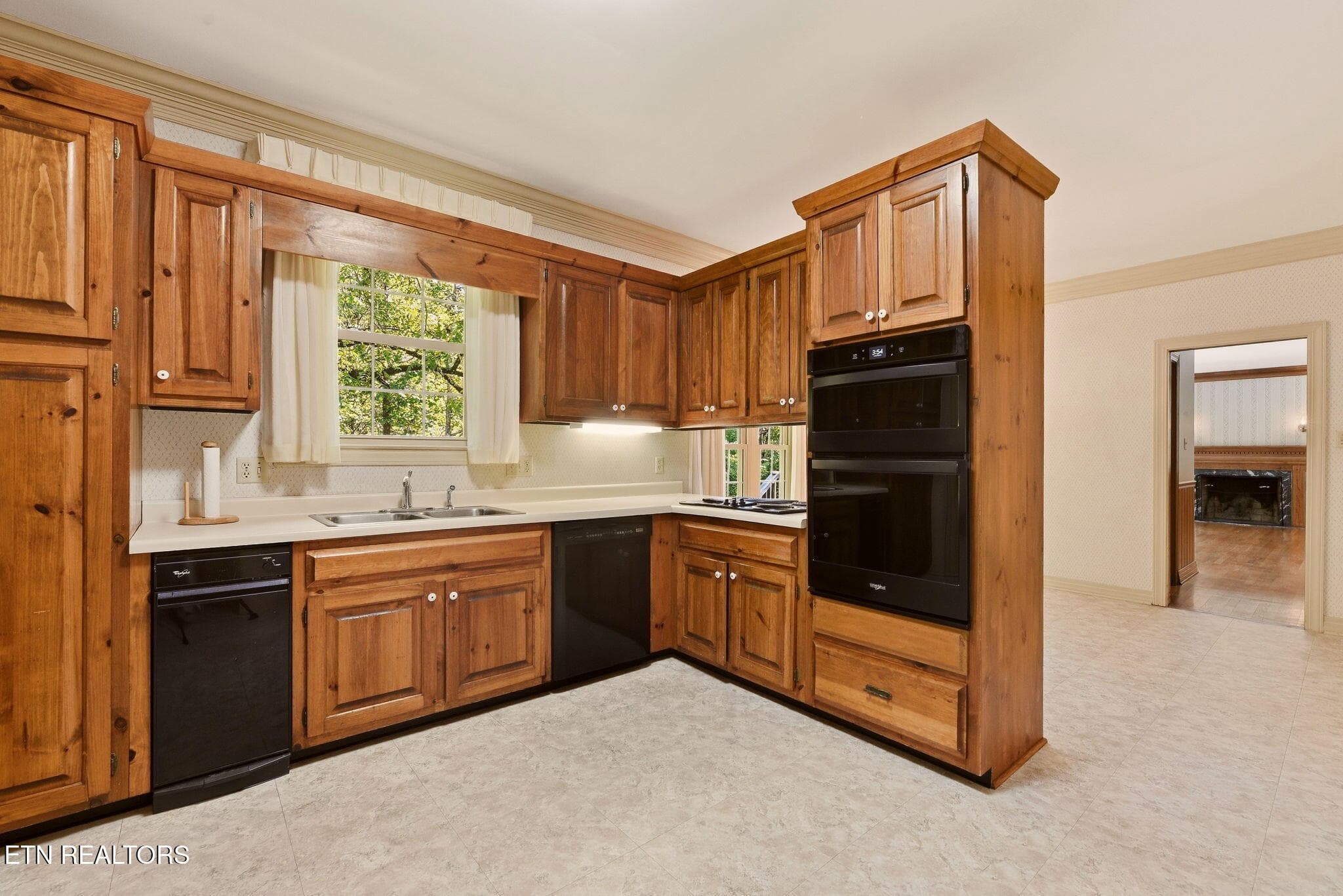 Eat-in kitchen - 108 Amanda Place, Oak Ridge, TN 37830, Oak Ridge