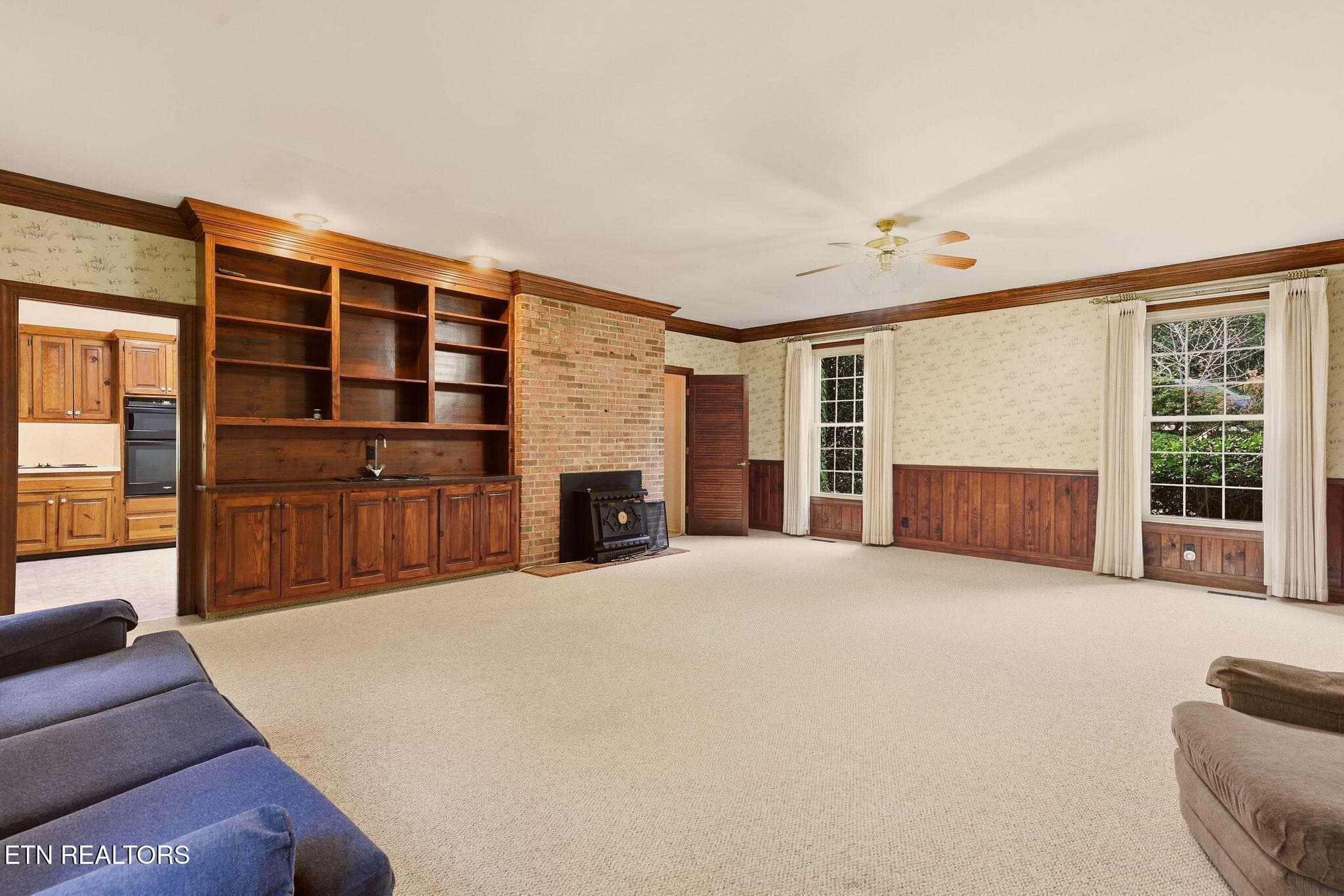 Family room w/built-in shelves - 108 Amanda Place, Oak Ridge, TN 37830, Oak Ridge