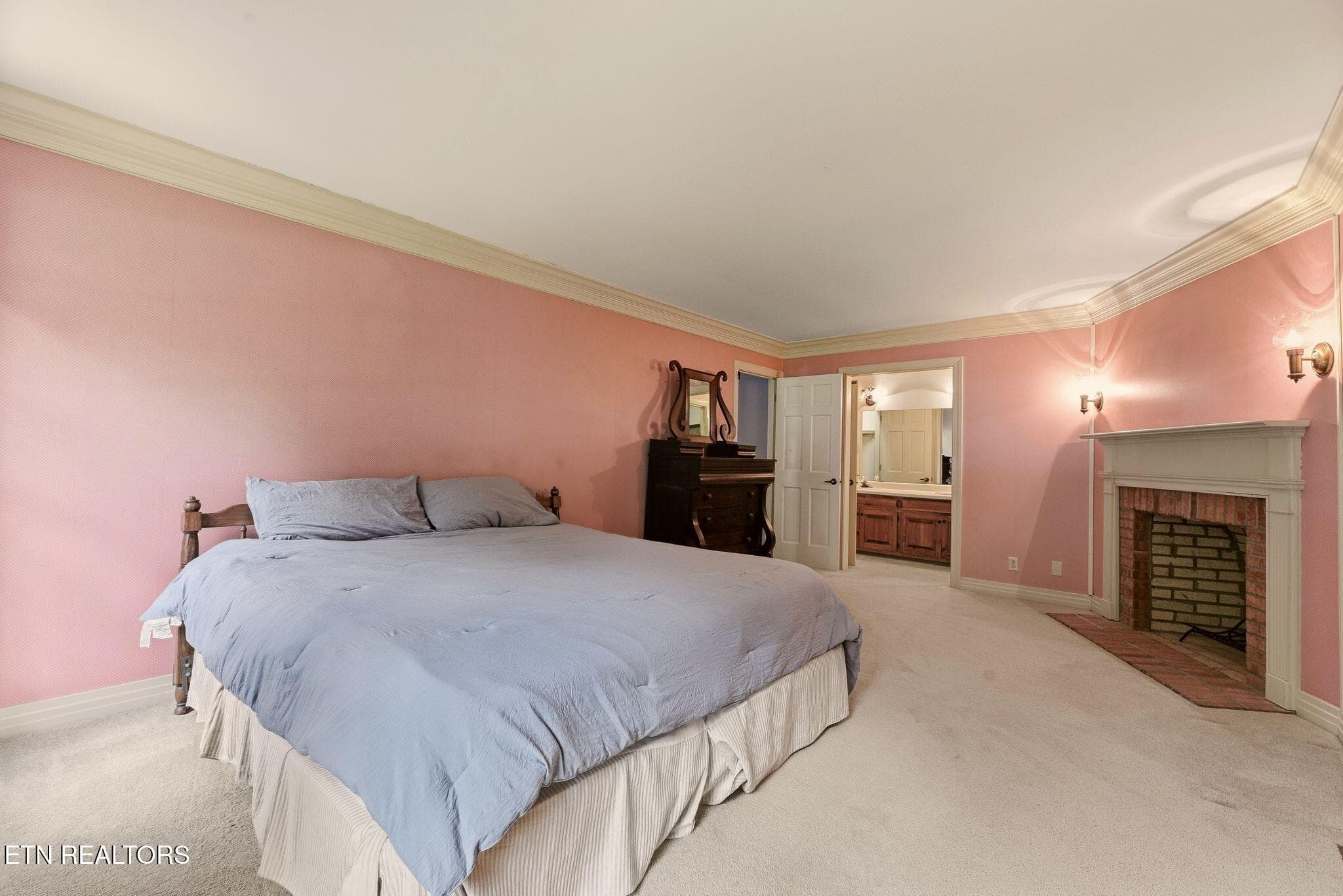 Primary suite upstairs - 108 Amanda Place, Oak Ridge, TN 37830, Oak Ridge