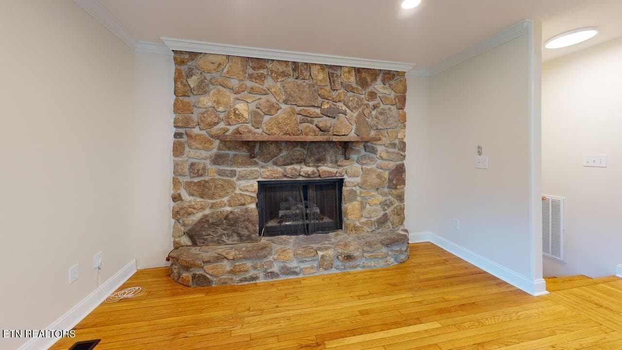947-Mountain-Laurel-Rd-JV-Living-Room 2 - 947 Mountain Laurel Rd, Morristown, TN 37814, Morristown
