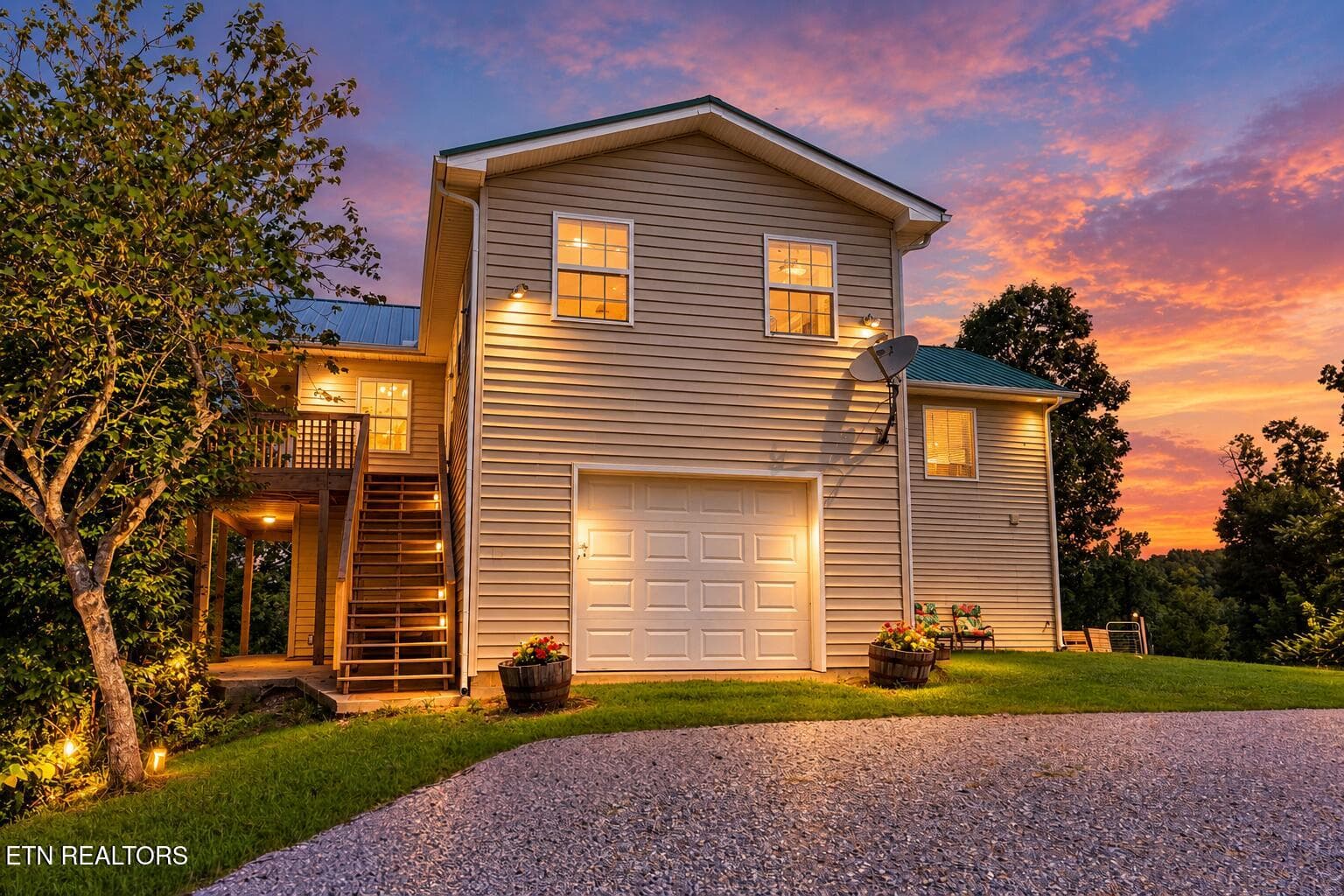 1225 Paradise Lane, Dandridge, TN 37725