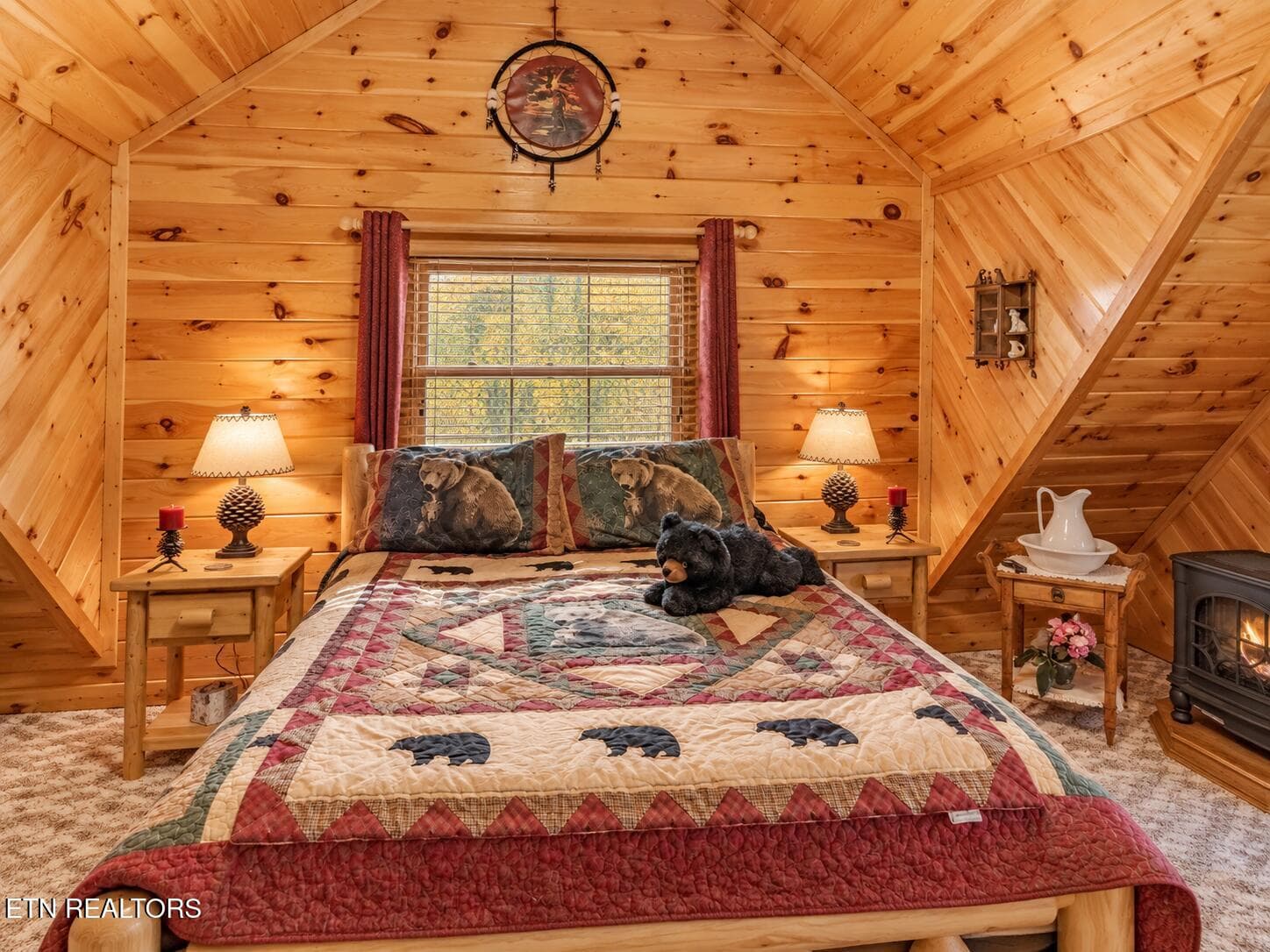 Cozy Bear-Themed Rustic Cabin Bedroom - 3341 Sugar Maple Loop Rd, Sevierville, TN 37862