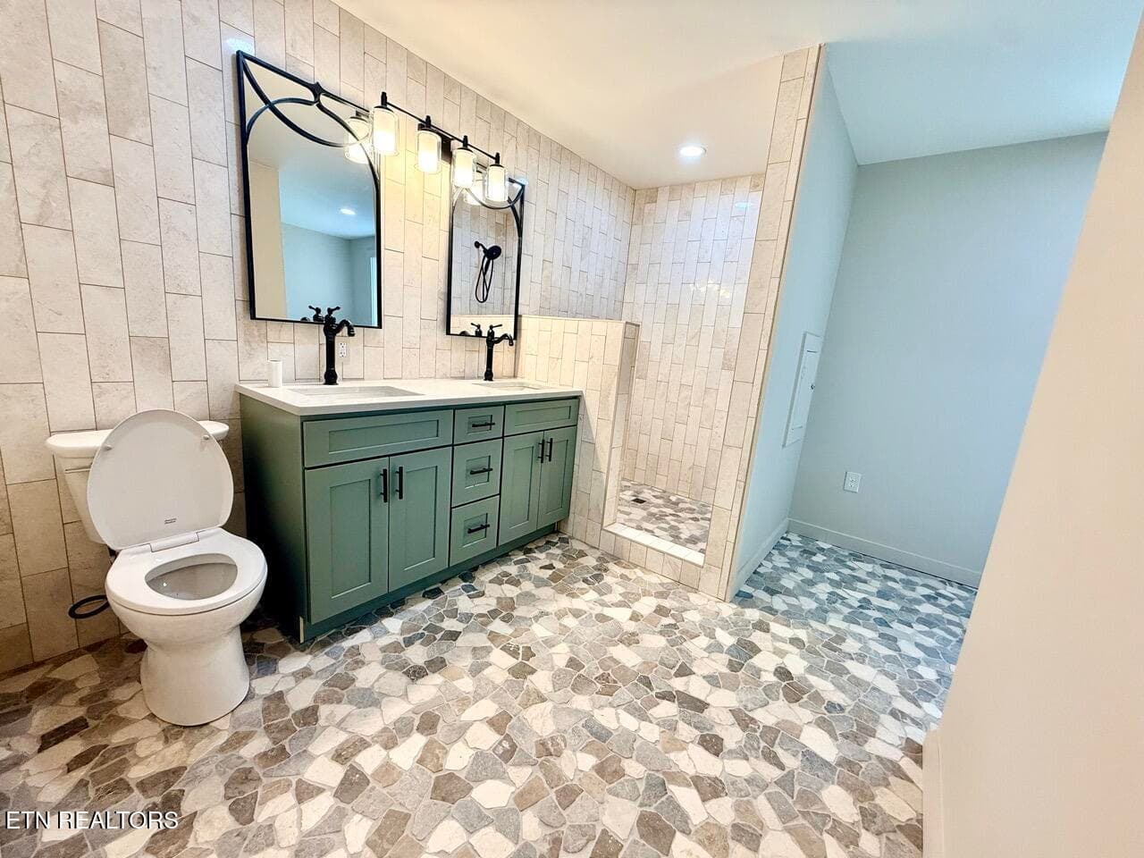 primary bath - 8752 Gleason Drive, Knoxville, TN 37923, Knoxville