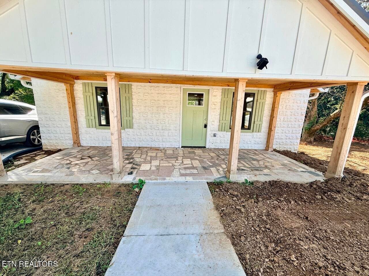 front patio - 8752 Gleason Drive, Knoxville, TN 37923, Knoxville
